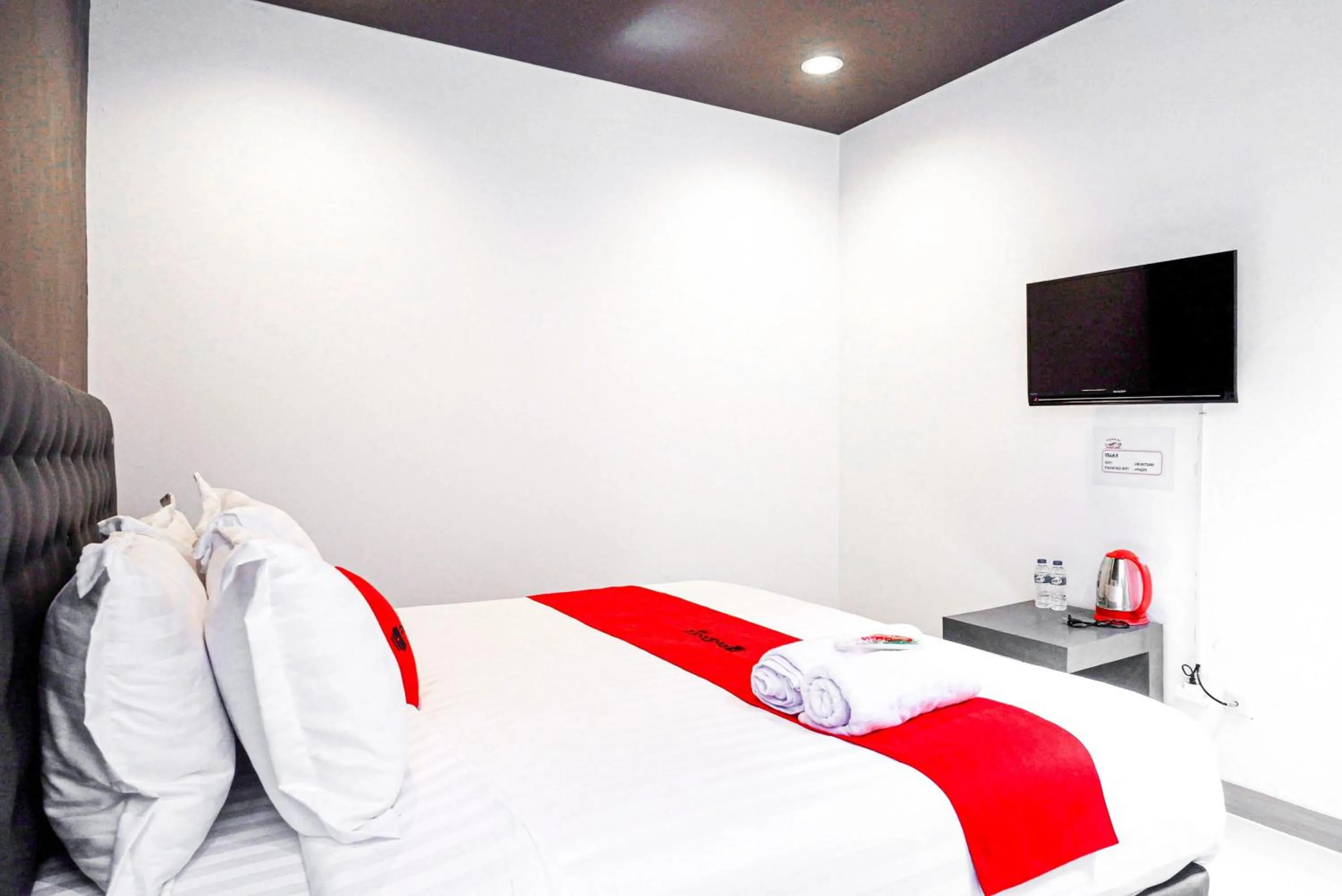 Bedroom, Bed in RedDoorz near Bukitsari Semarang