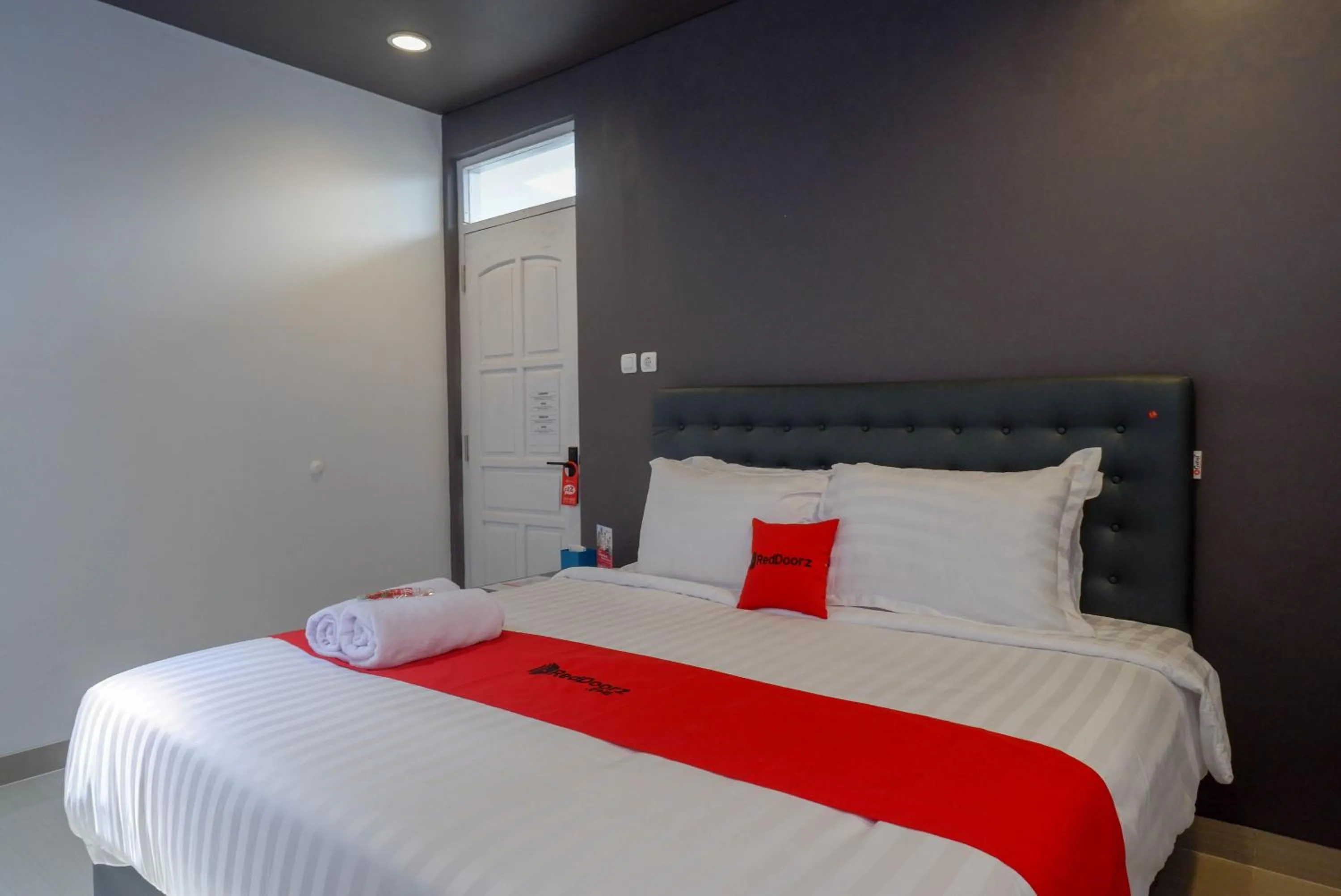 Bed in RedDoorz near Bukitsari Semarang