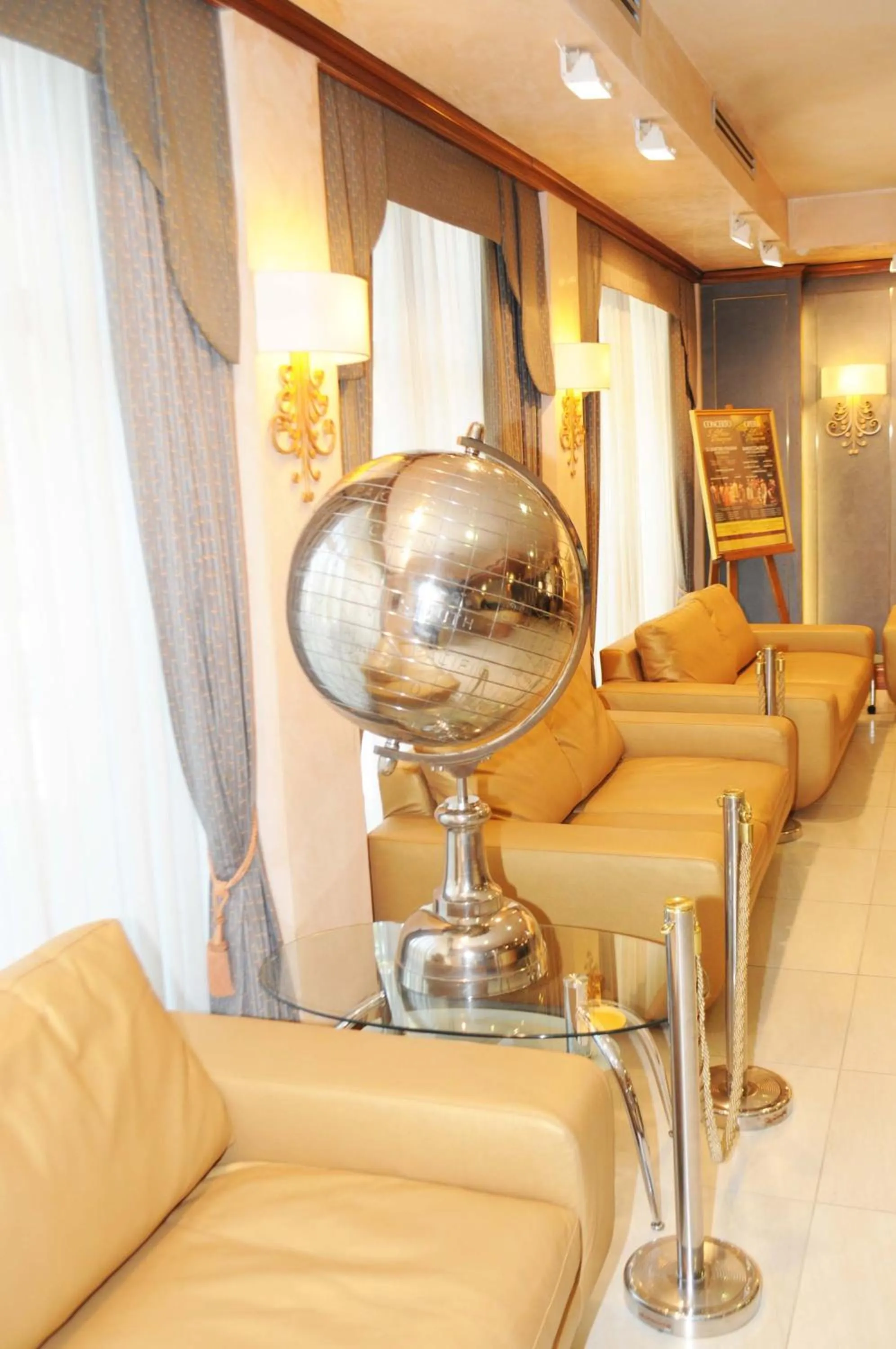 Lobby or reception in Hotel Mondial