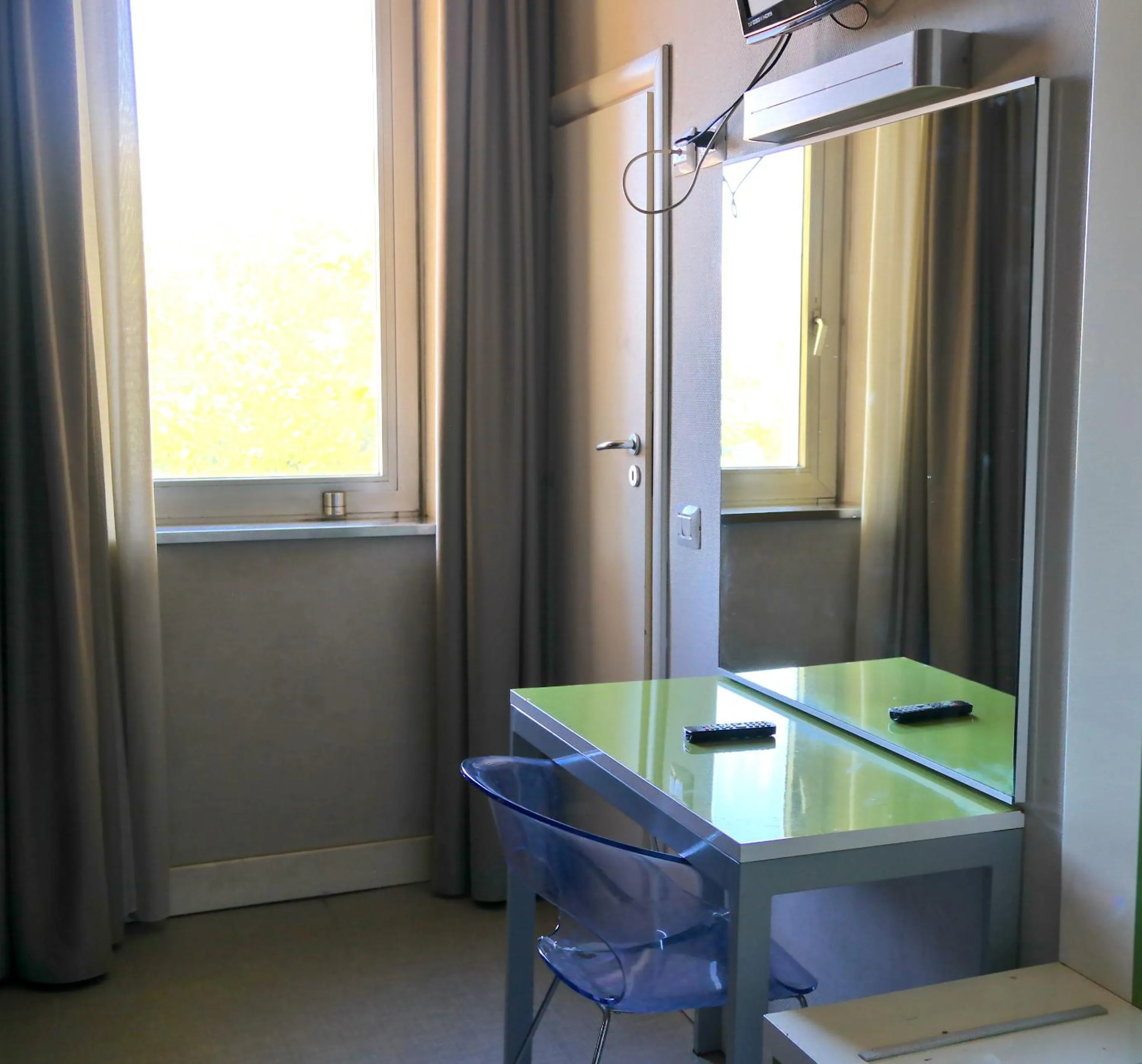 Bedroom in Hotel Mondial