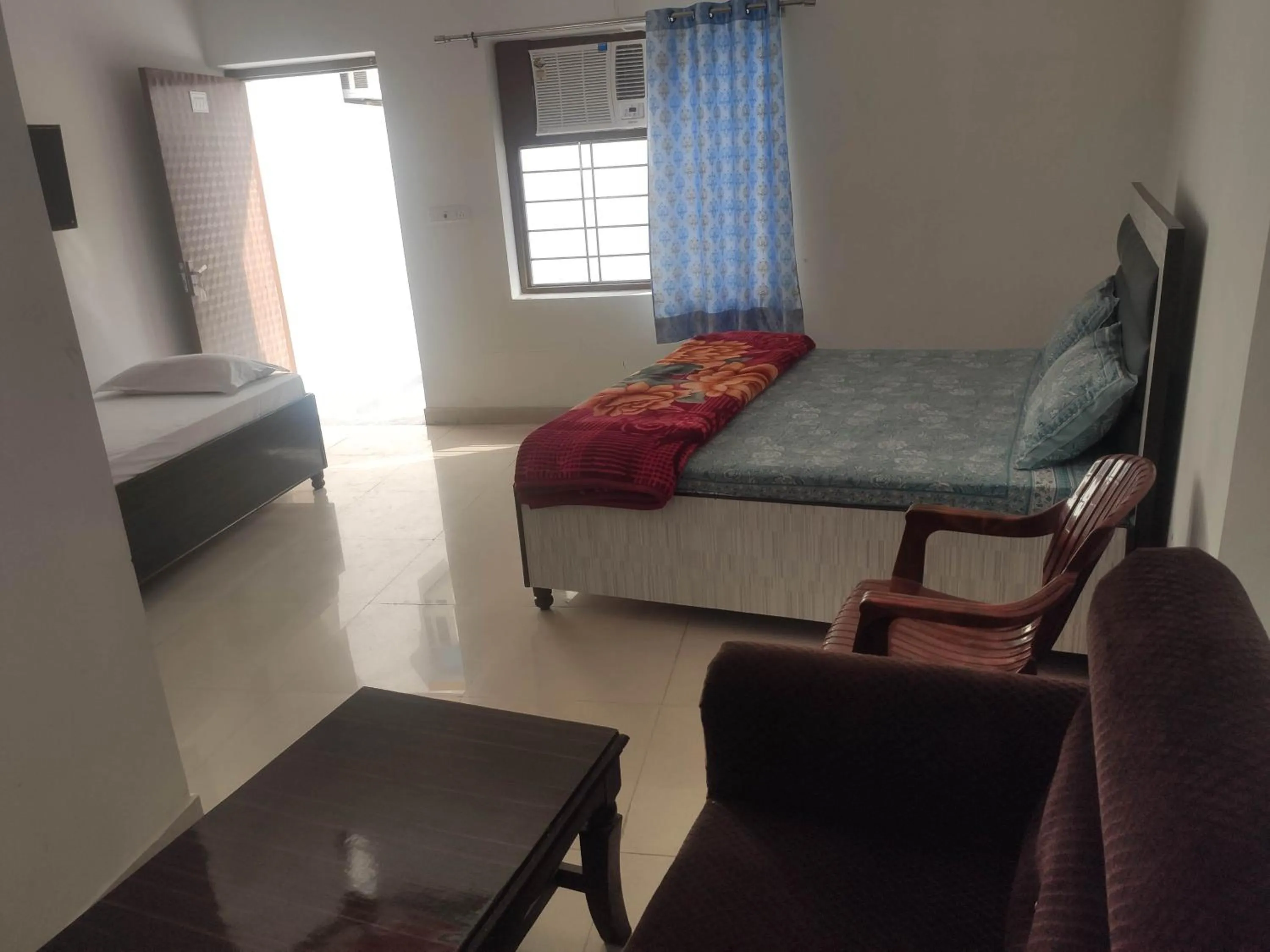 Bed in Roop Niwas