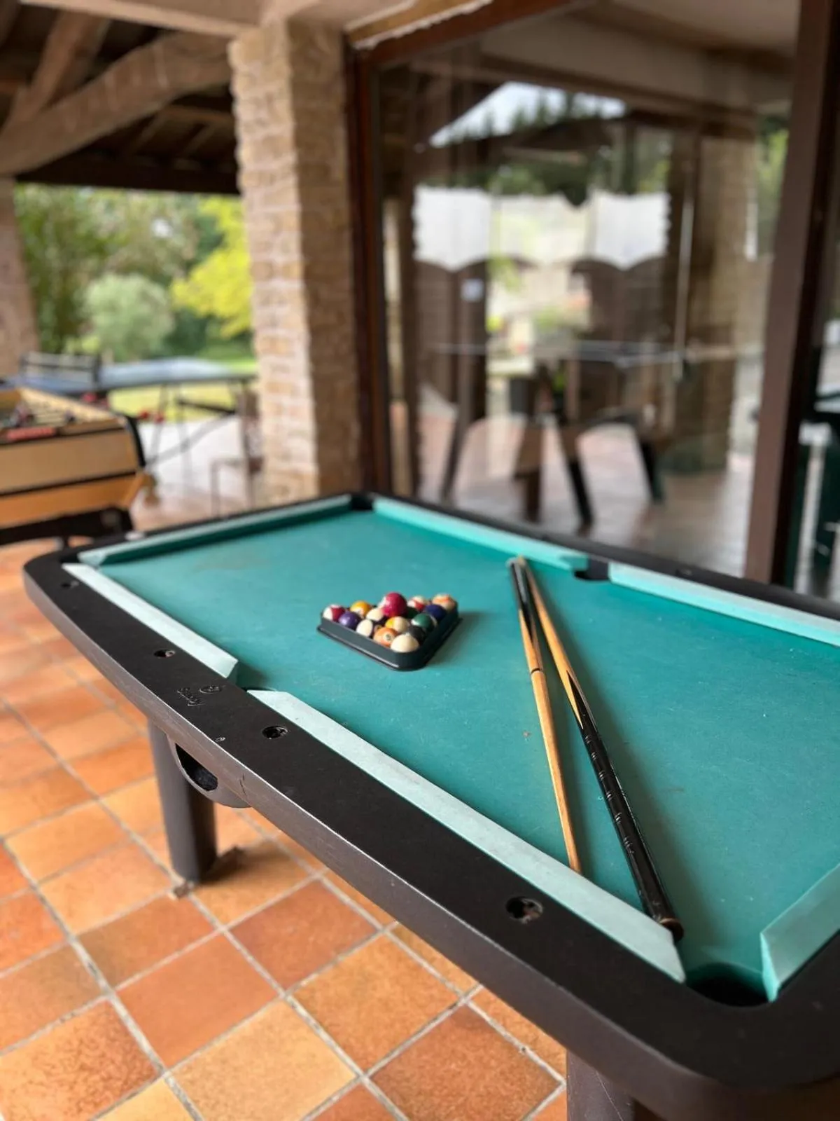 Children play ground in Domaine de Fontsauzine - gîtes et chambre d'hôtes