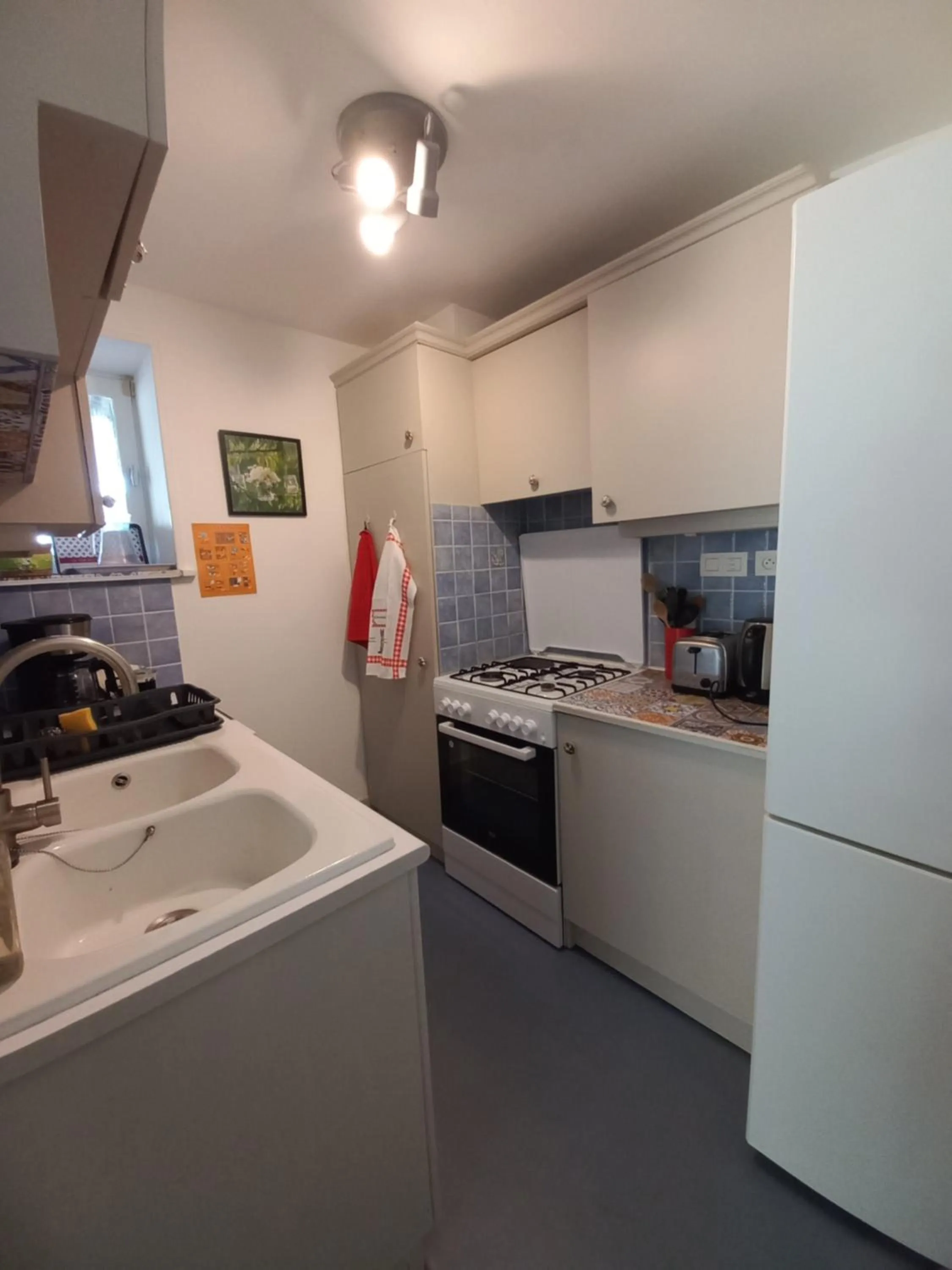 kitchen in Domaine de Fontsauzine - gîtes et chambre d'hôtes