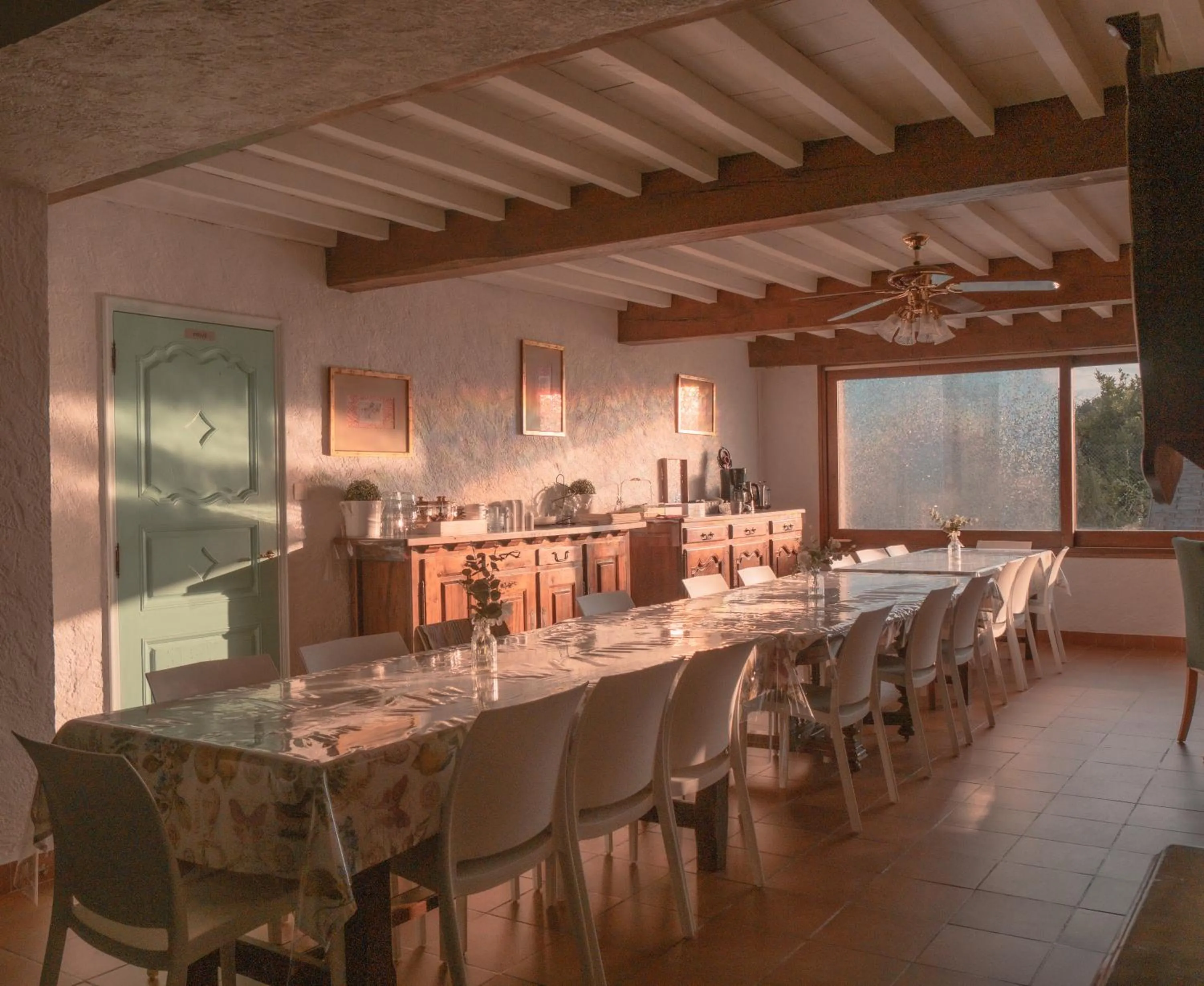 Meals in Domaine de Fontsauzine - gîtes et chambre d'hôtes