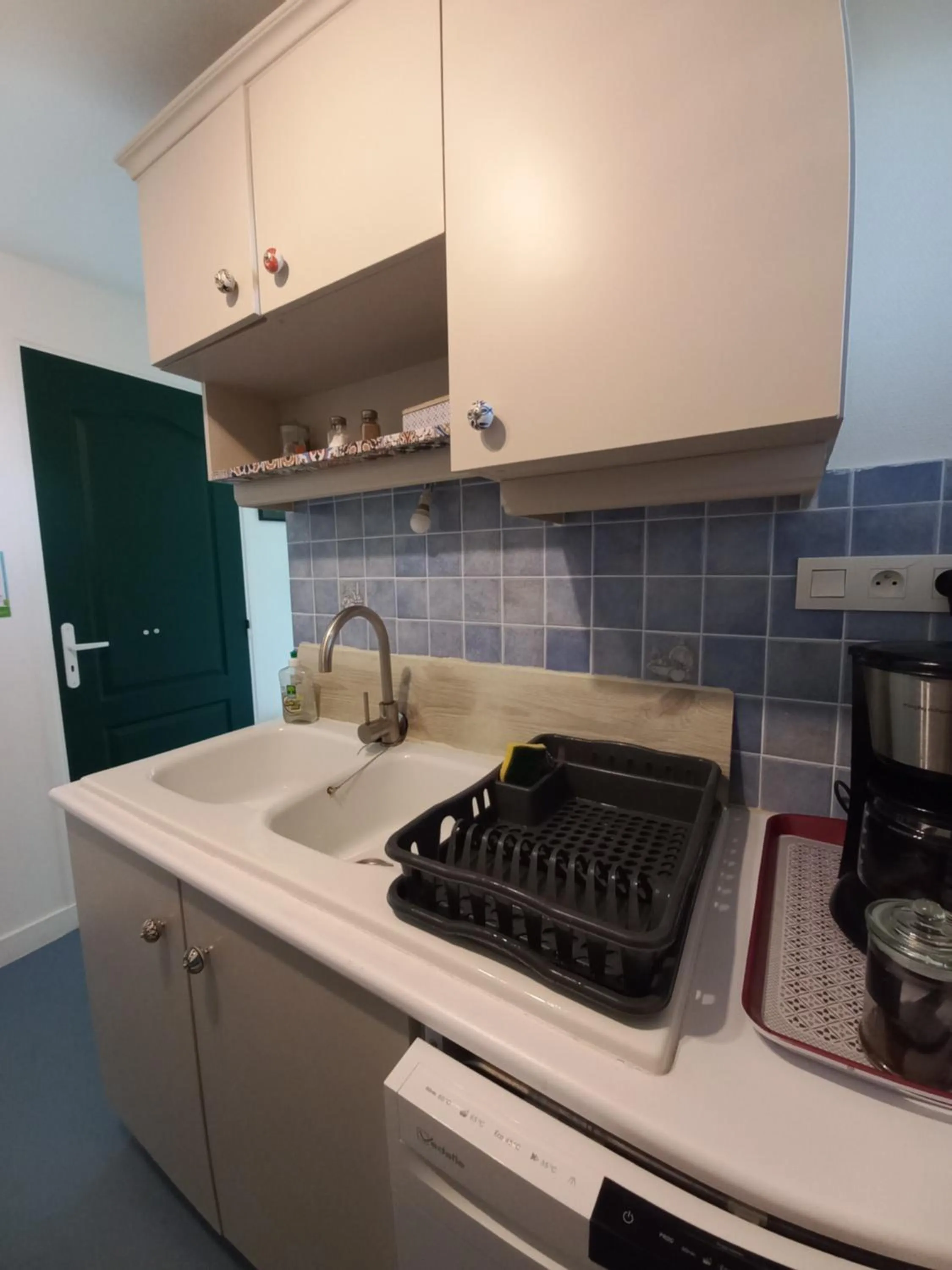 kitchen in Domaine de Fontsauzine - gîtes et chambre d'hôtes