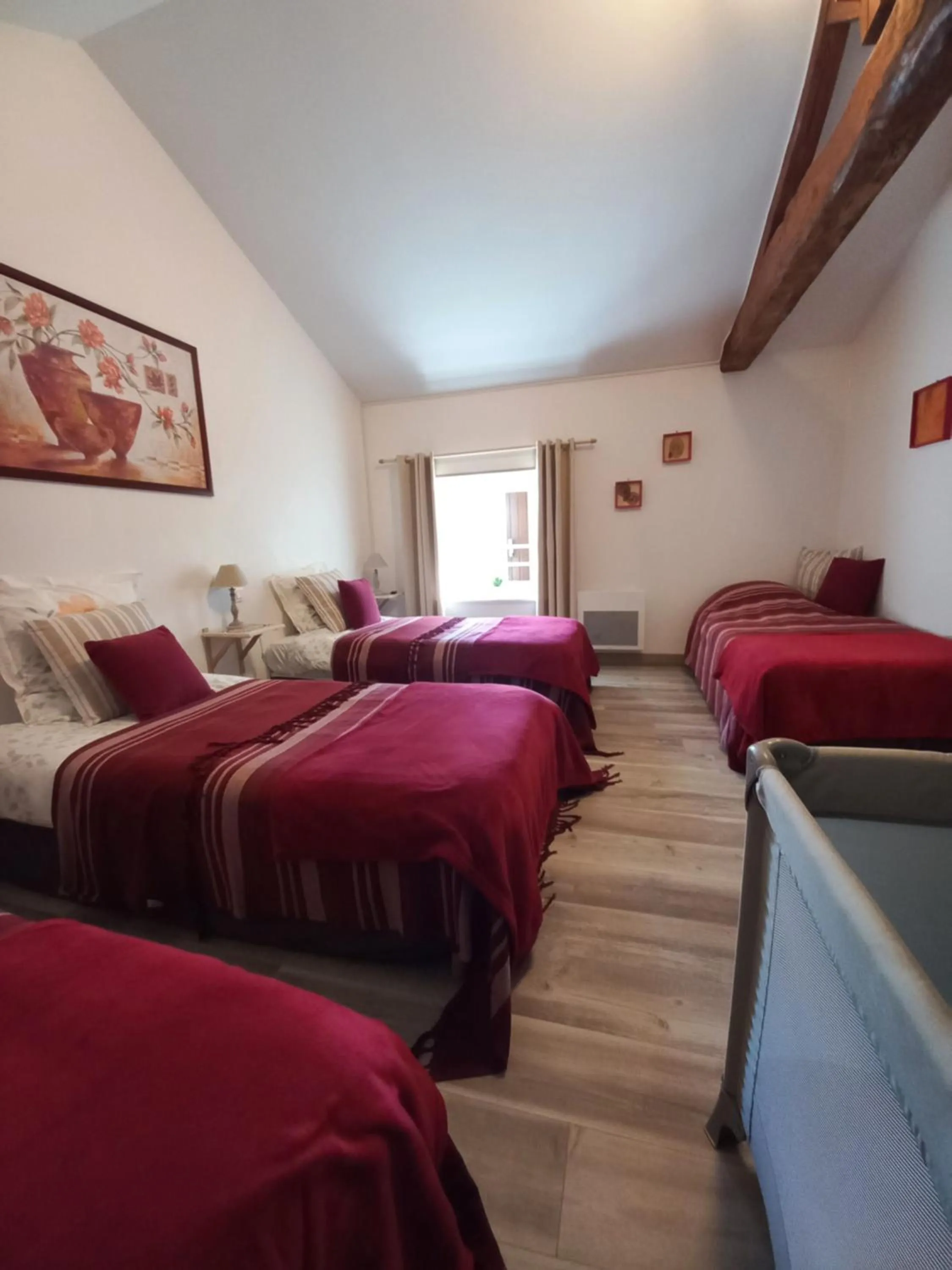 Bedroom in Domaine de Fontsauzine - gîtes et chambre d'hôtes