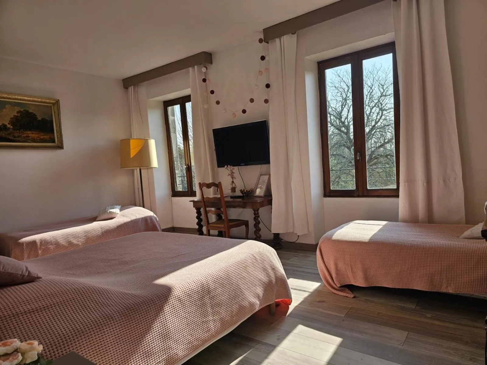 Bedroom in Domaine de Fontsauzine - gîtes et chambre d'hôtes