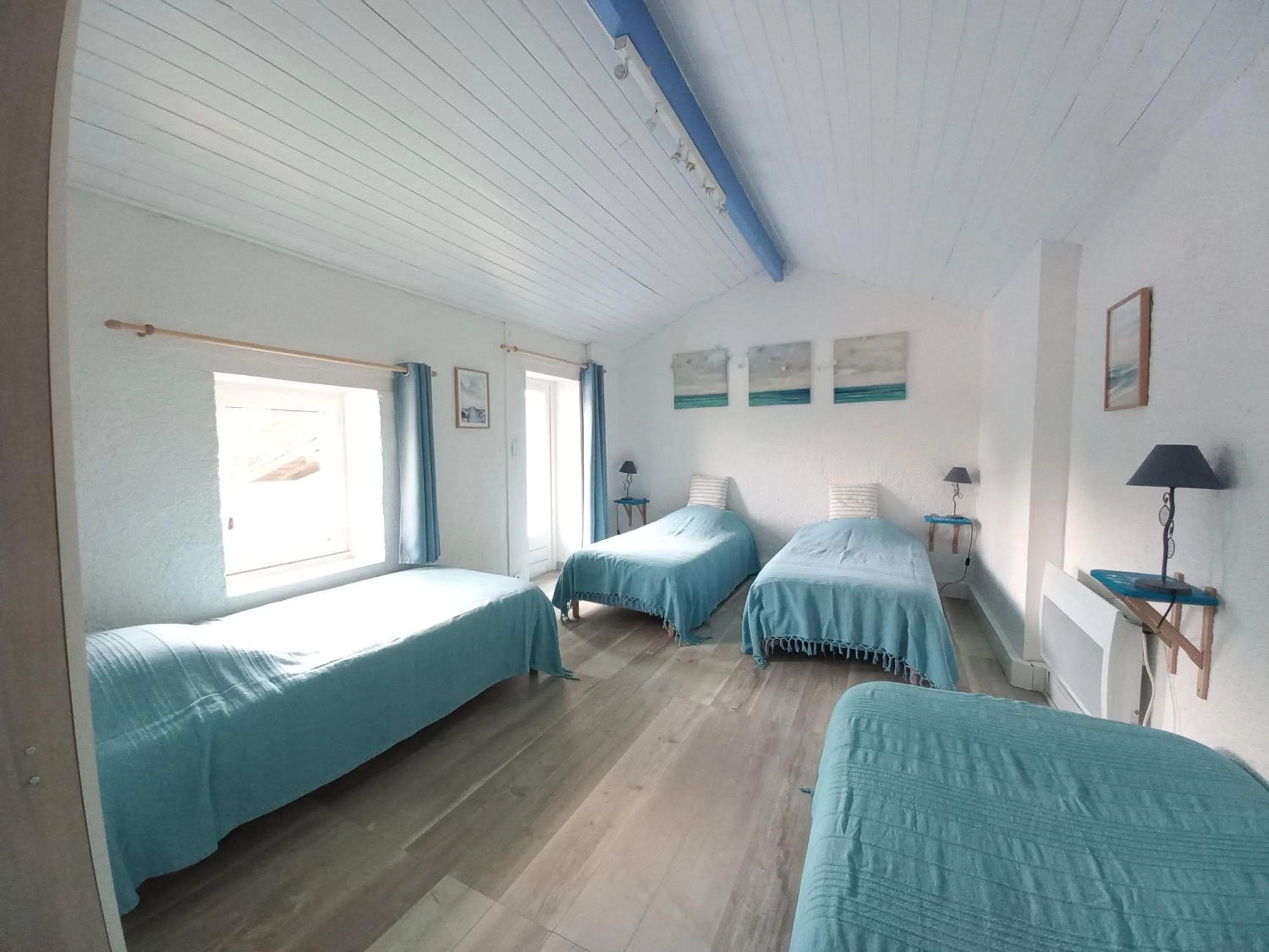 Bedroom in Domaine de Fontsauzine - gîtes et chambre d'hôtes