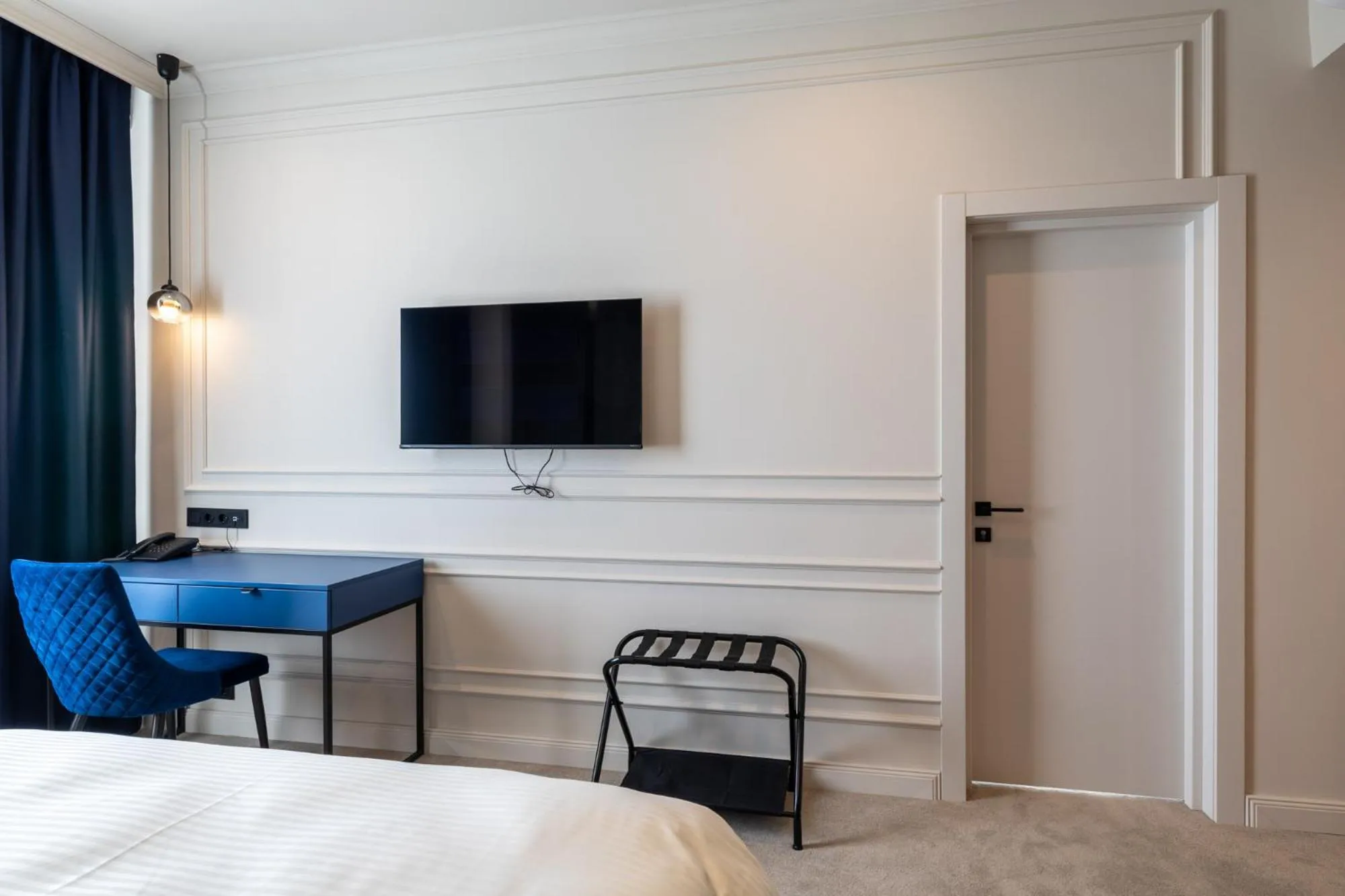 Photo of the whole room, Bed in Art Hotel