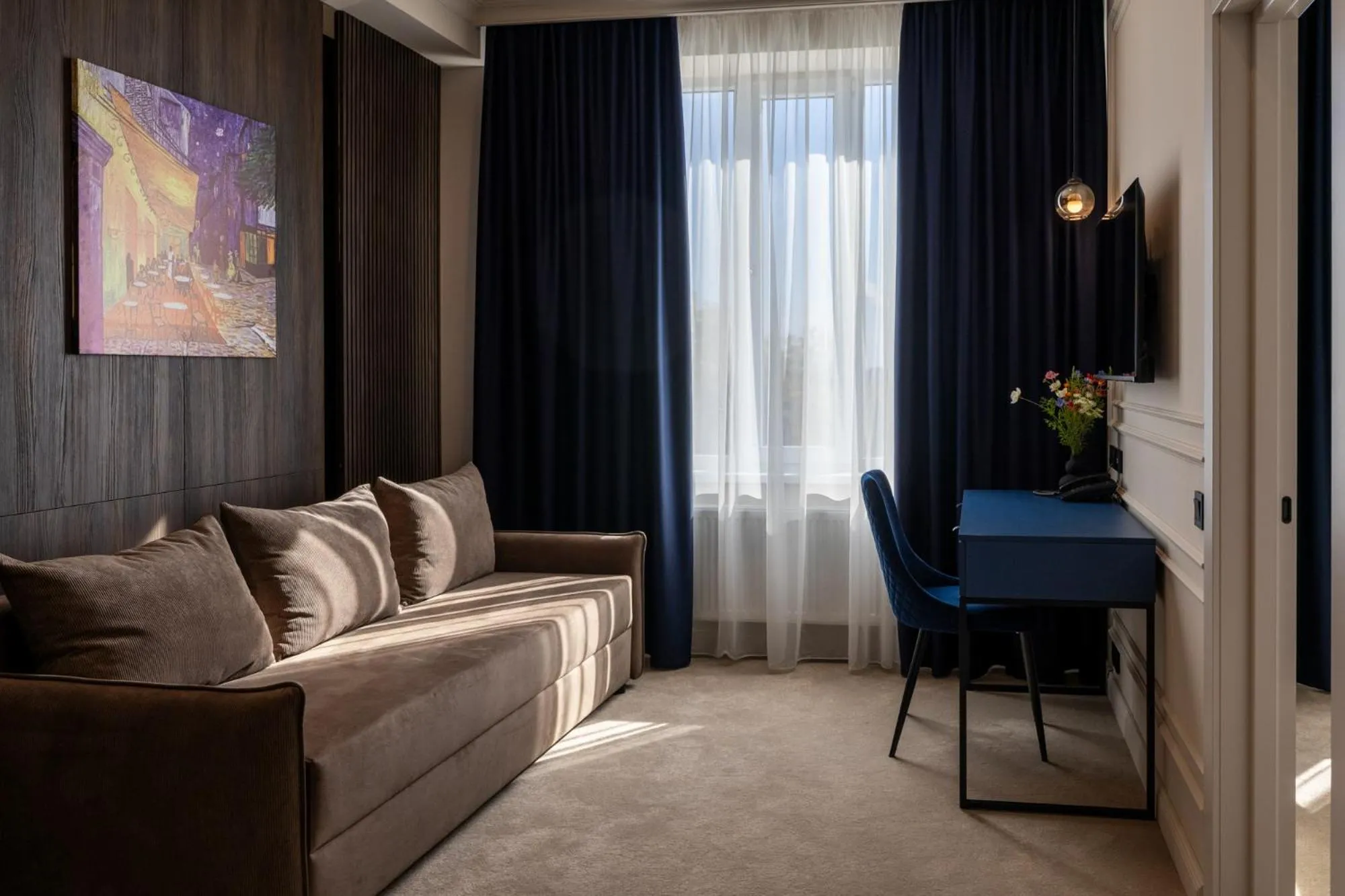 Photo of the whole room in Art Hotel