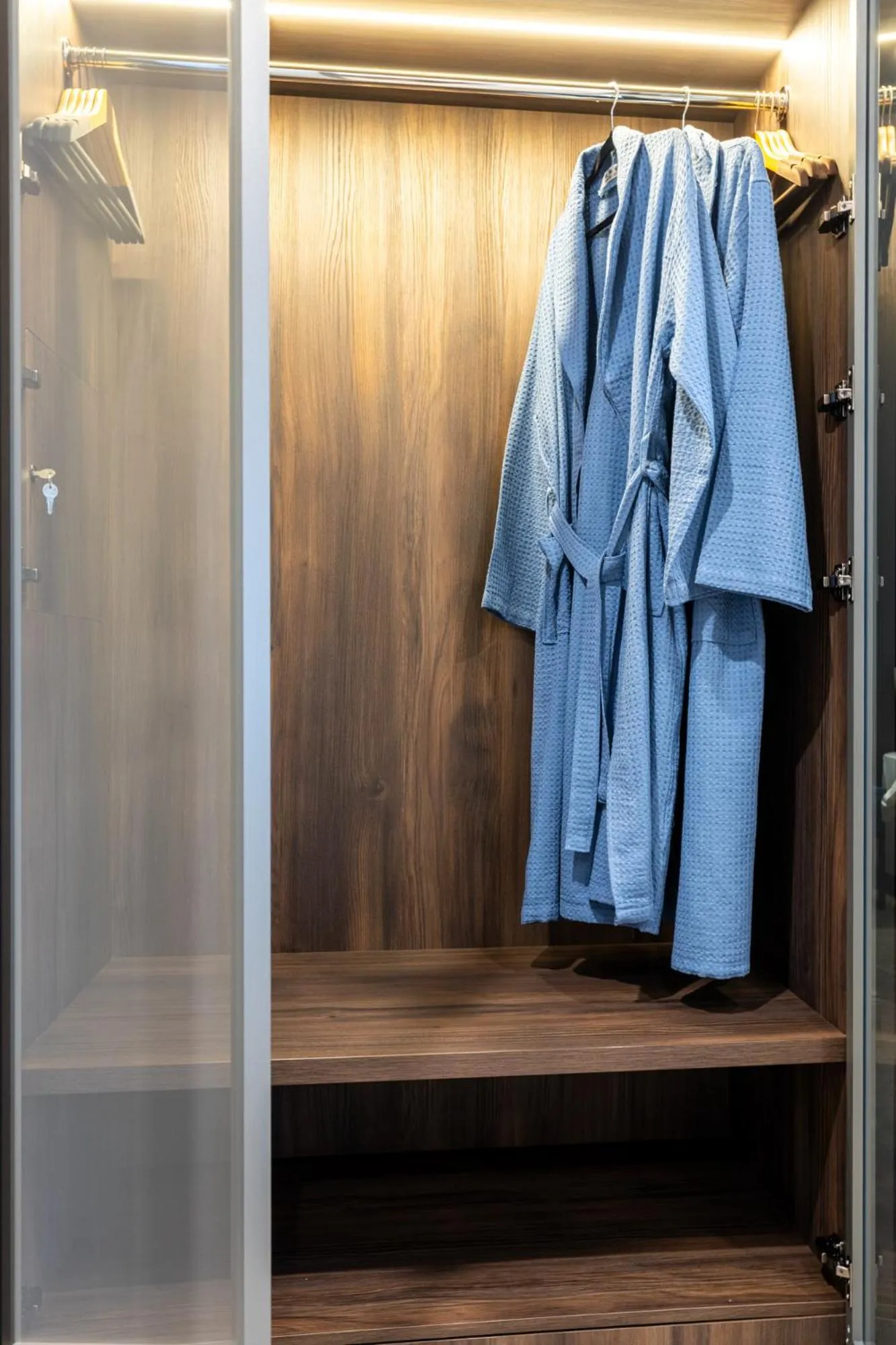 wardrobe in Art Hotel