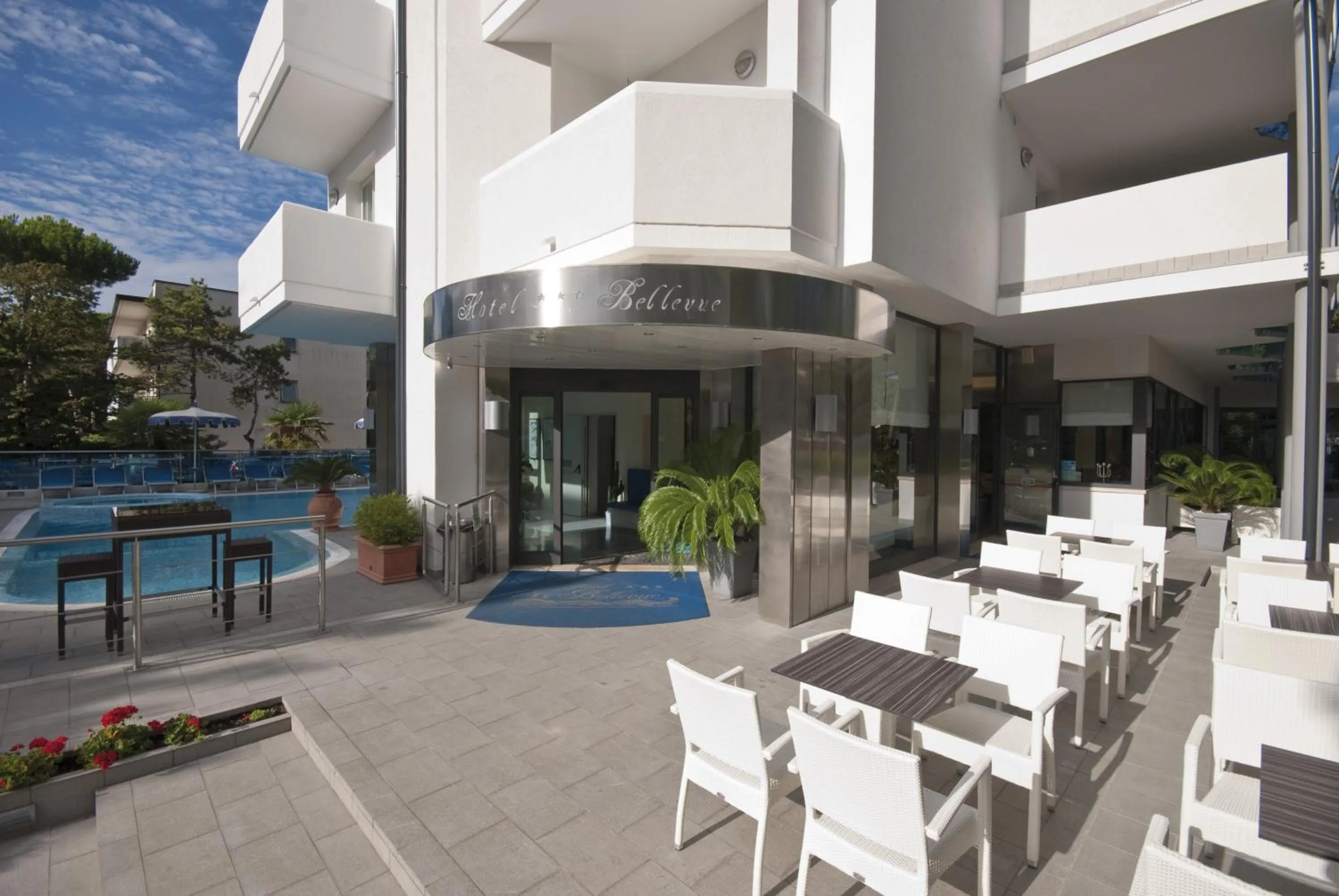 Facade/entrance in Hotel Bellevue