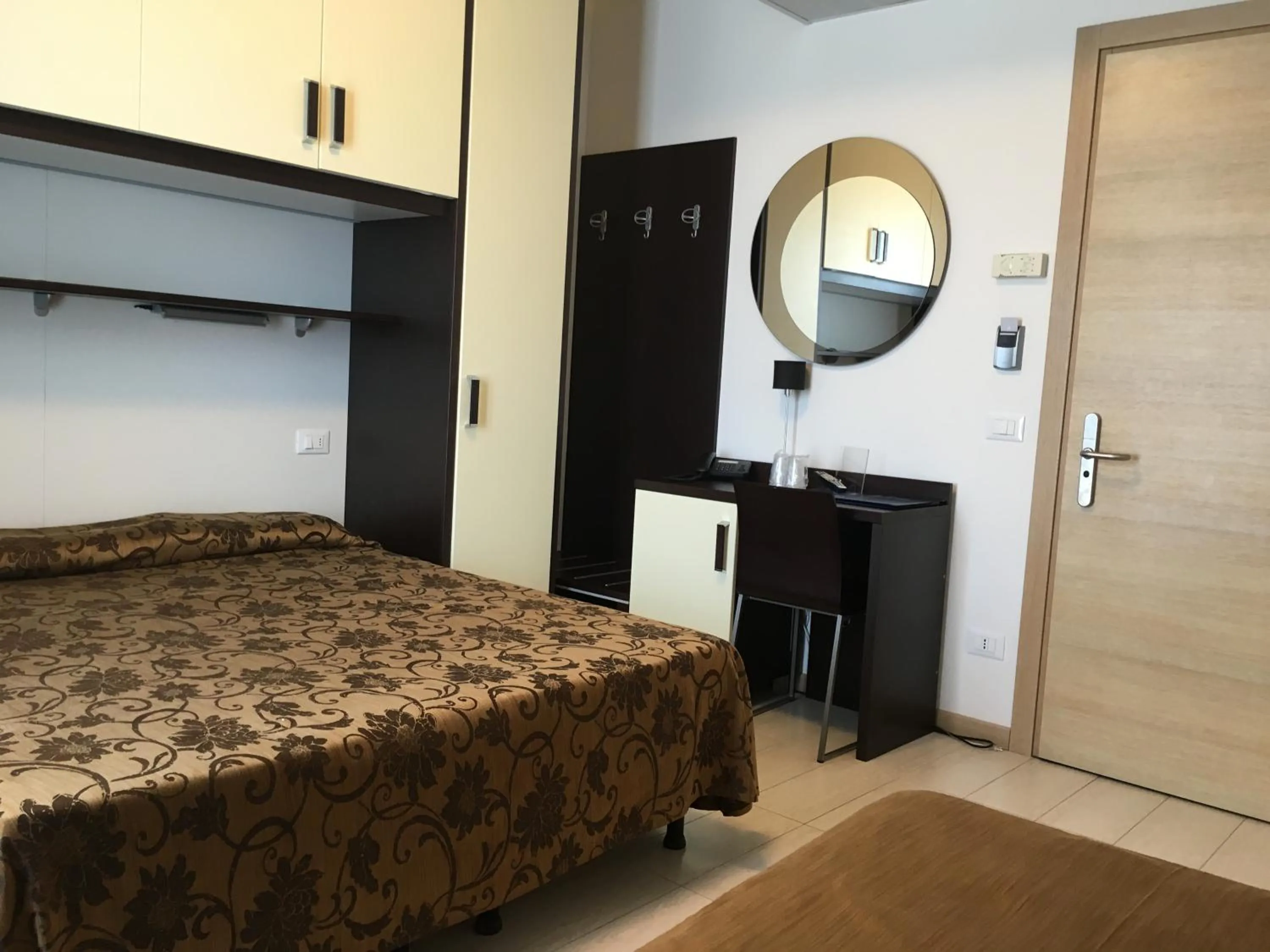 Photo of the whole room, Bed in Hotel Bellevue