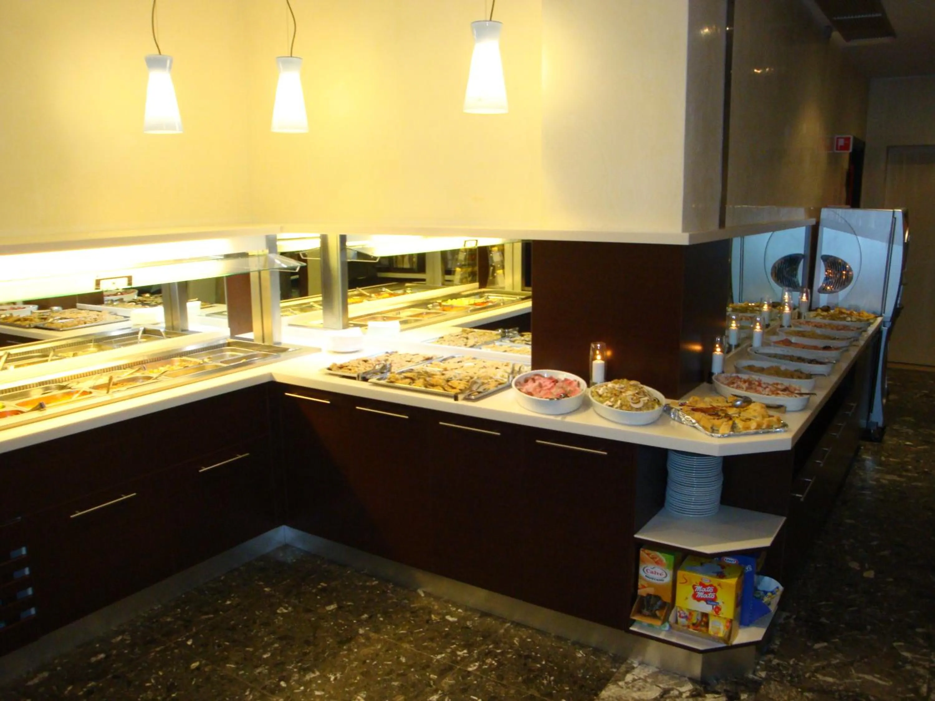 Restaurant/places to eat in Hotel Bellevue