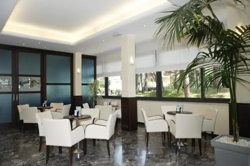 Lounge or bar in Hotel Bellevue