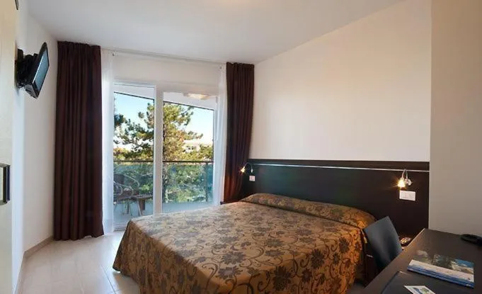 Photo of the whole room, Bed in Hotel Bellevue