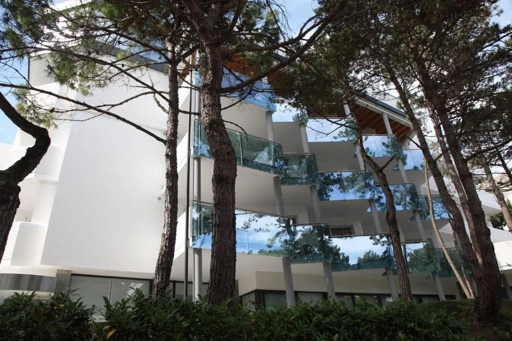 Facade/entrance in Hotel Bellevue