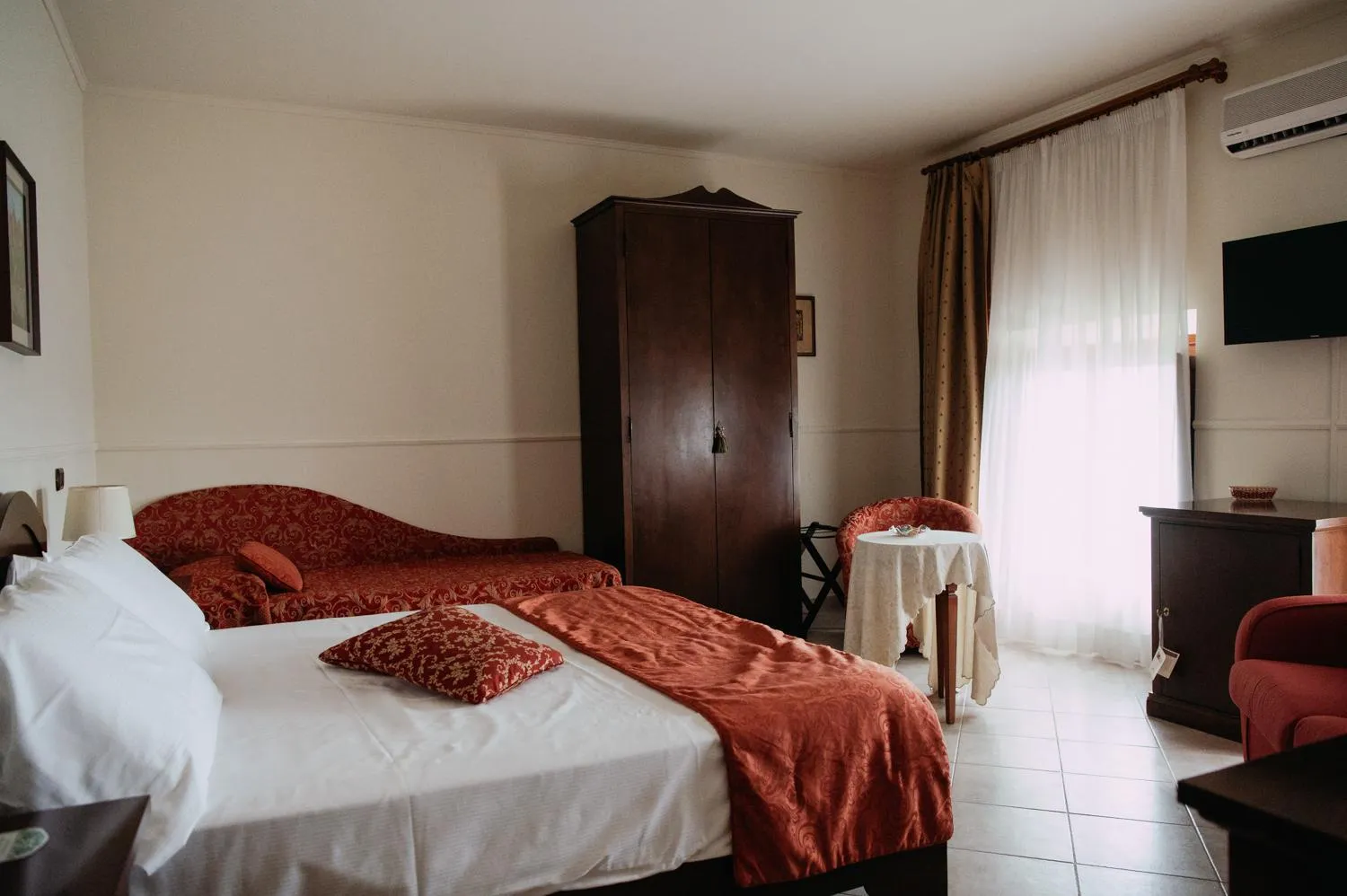 Bed in Hotel Il Cavalier D'Arpino