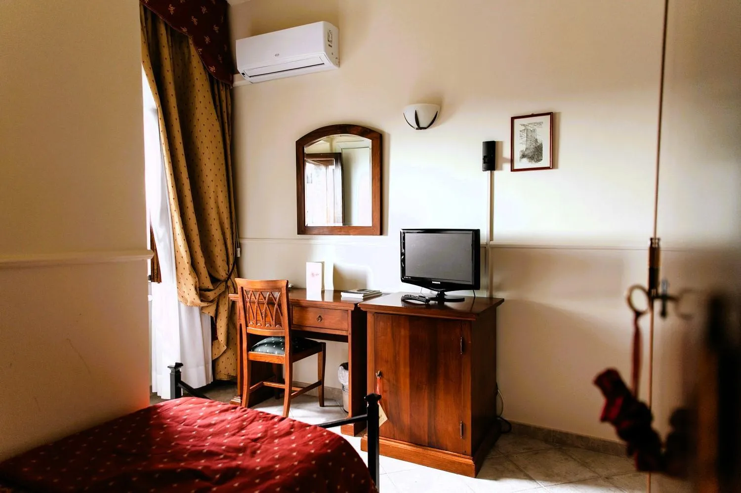 Photo of the whole room in Hotel Il Cavalier D'Arpino