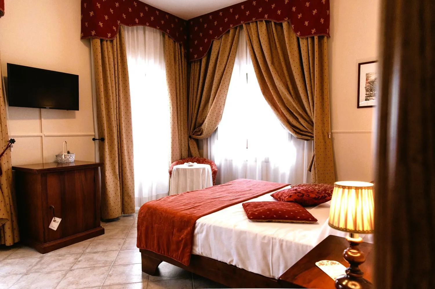 Photo of the whole room, Bed in Hotel Il Cavalier D'Arpino