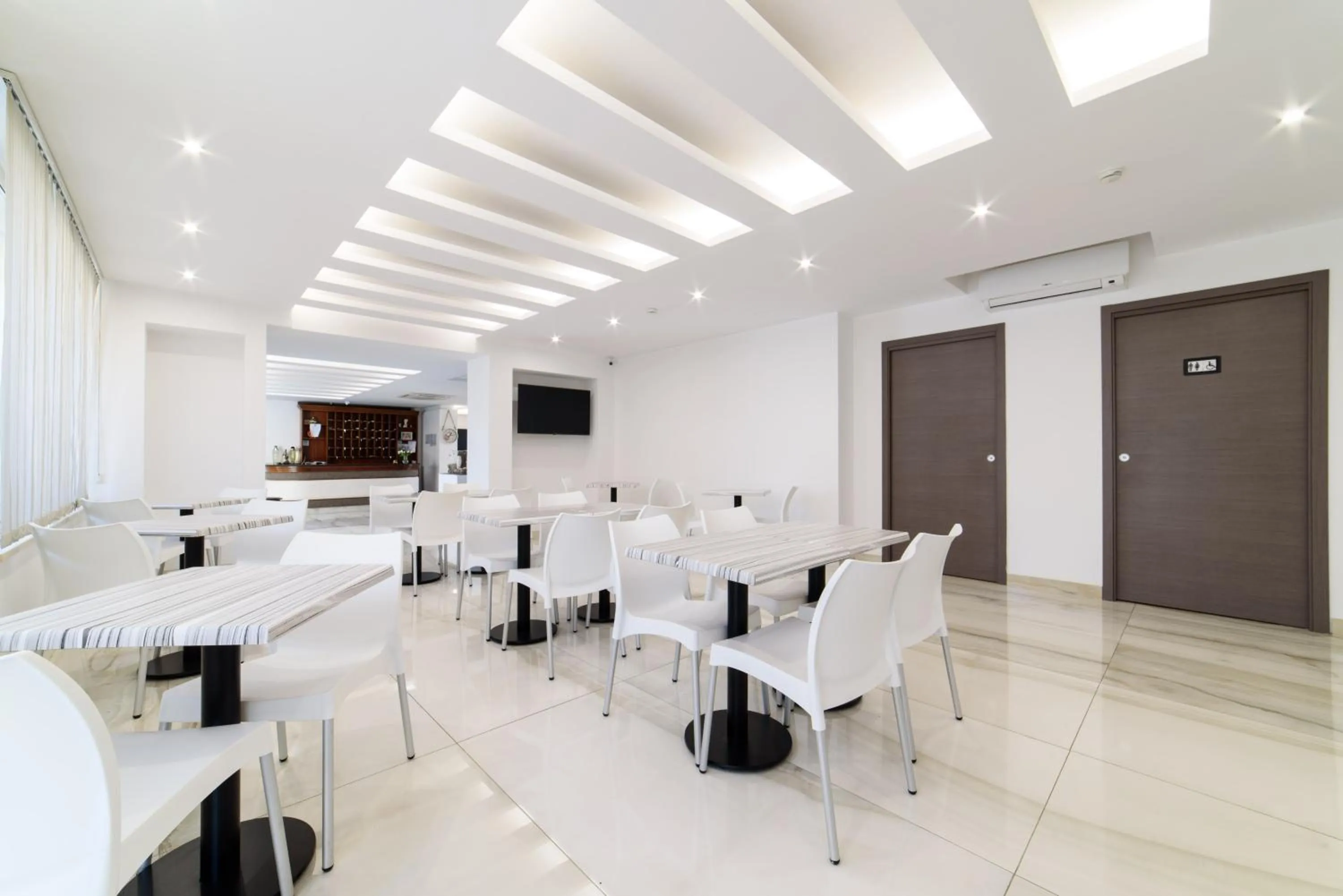 Buffet breakfast in Hotel La Mela