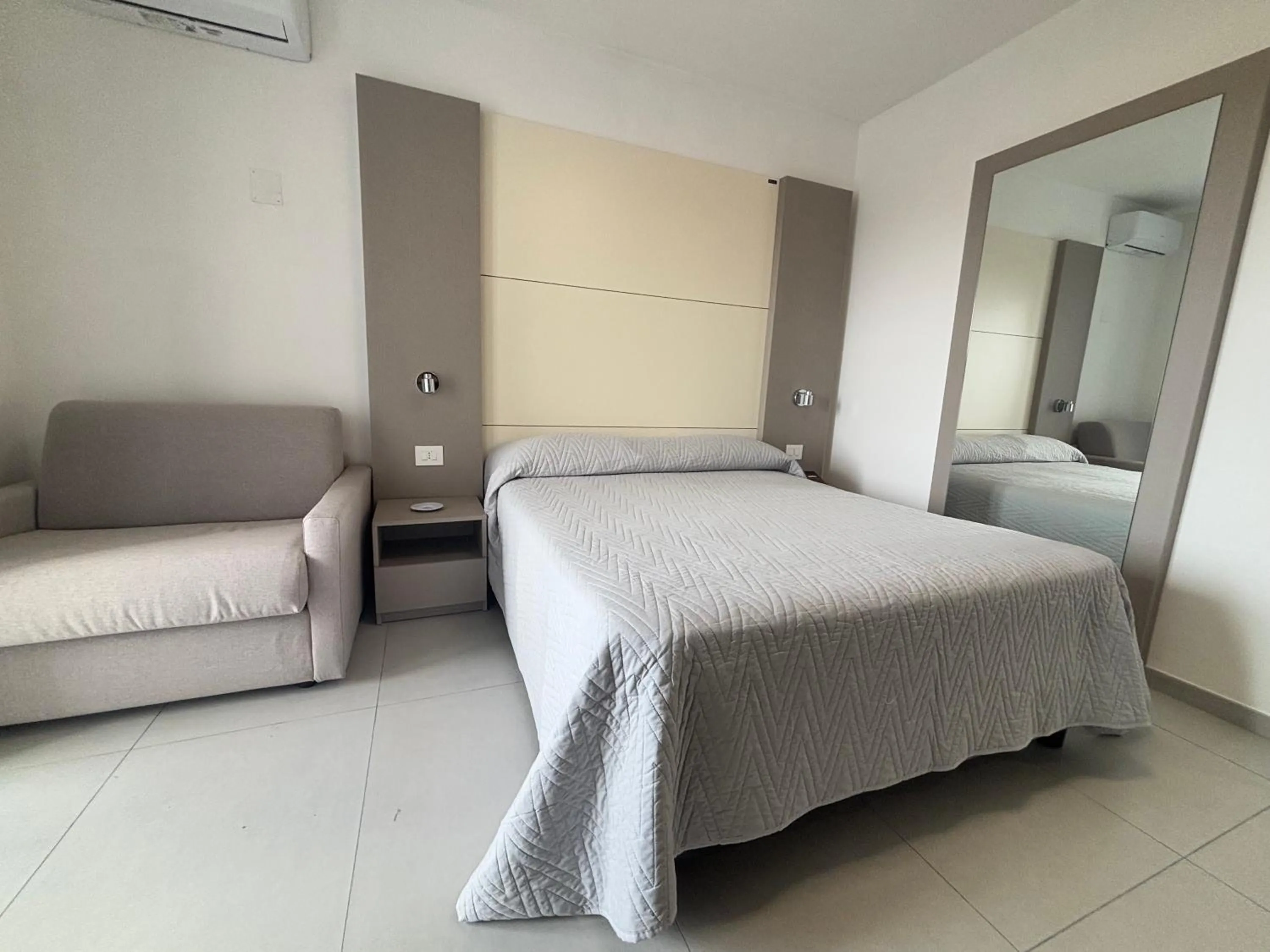 Photo of the whole room, Bed in Hotel La Mela