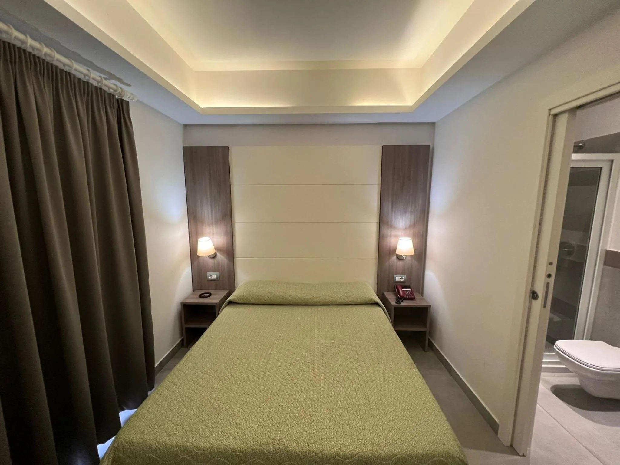 Bedroom, Bed in Hotel La Mela