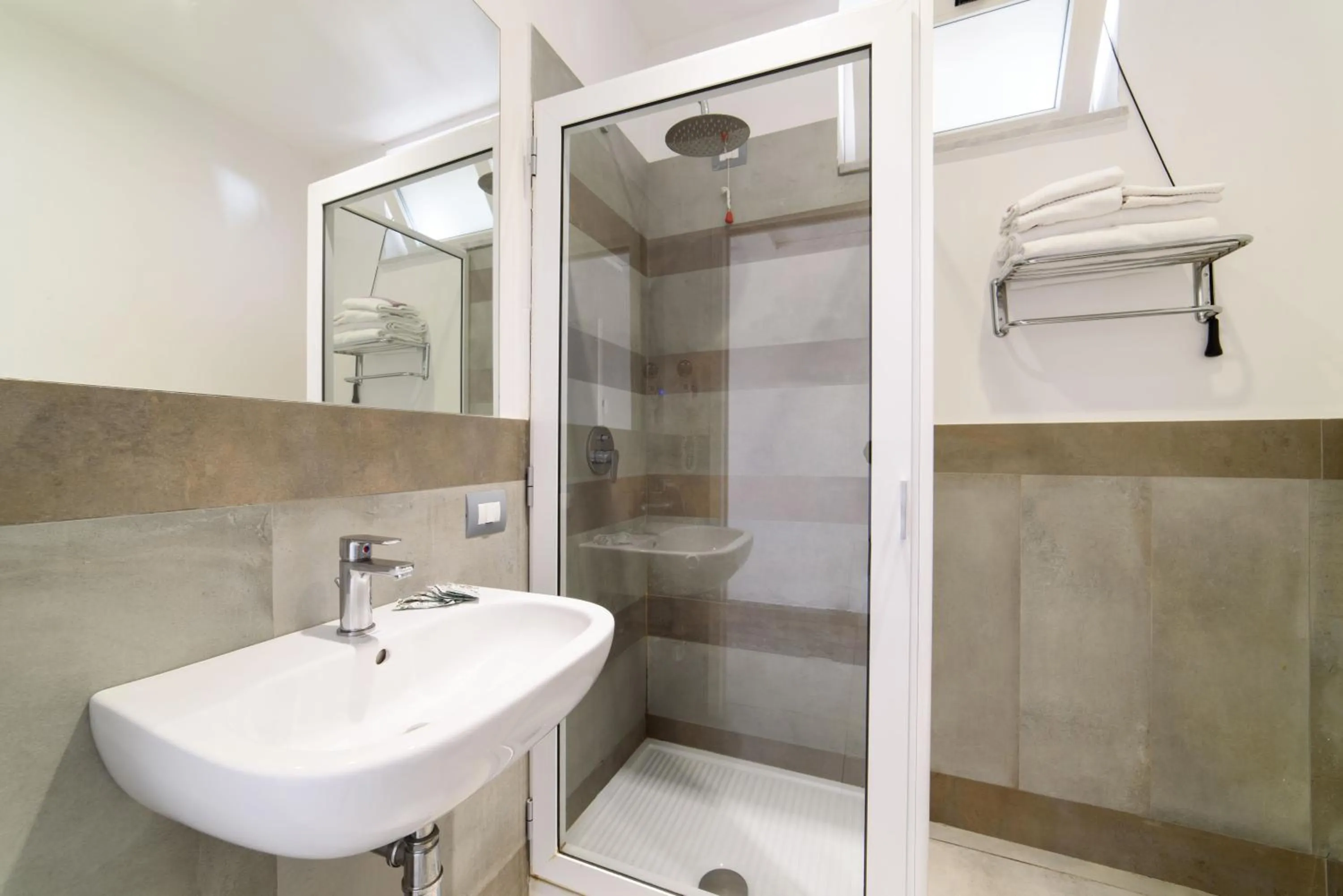 Bathroom in Hotel La Mela