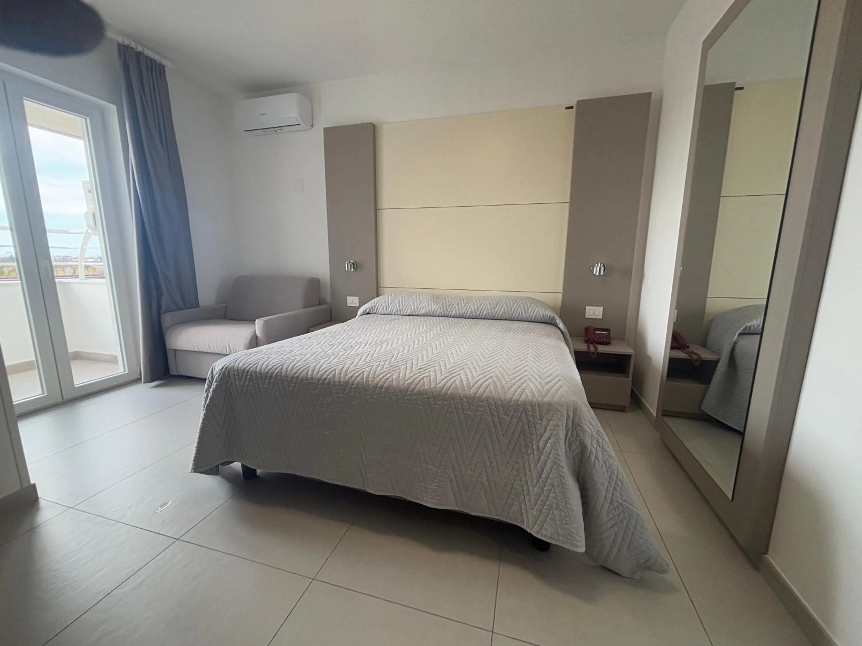 Photo of the whole room, Bed in Hotel La Mela