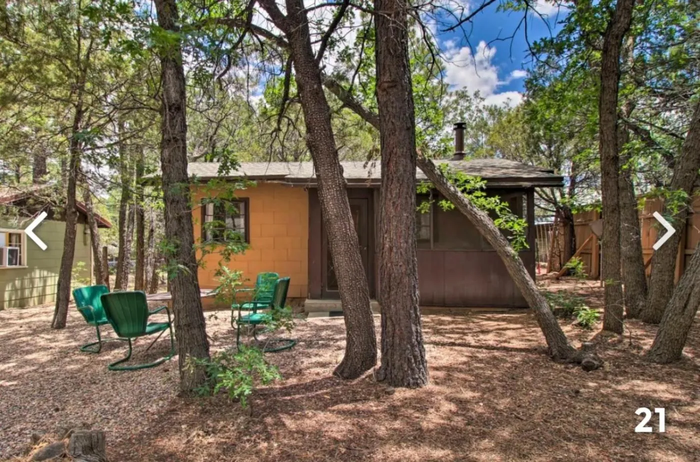 Property building in Hidden Rest Cabins and Resort