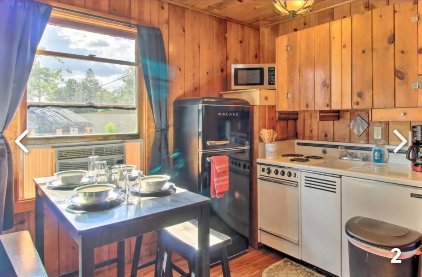 Kitchen or kitchenette in Hidden Rest Cabins and Resort