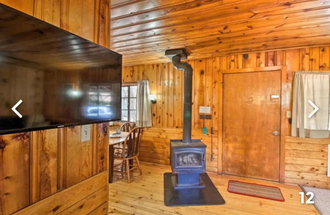 TV and multimedia in Hidden Rest Cabins and Resort