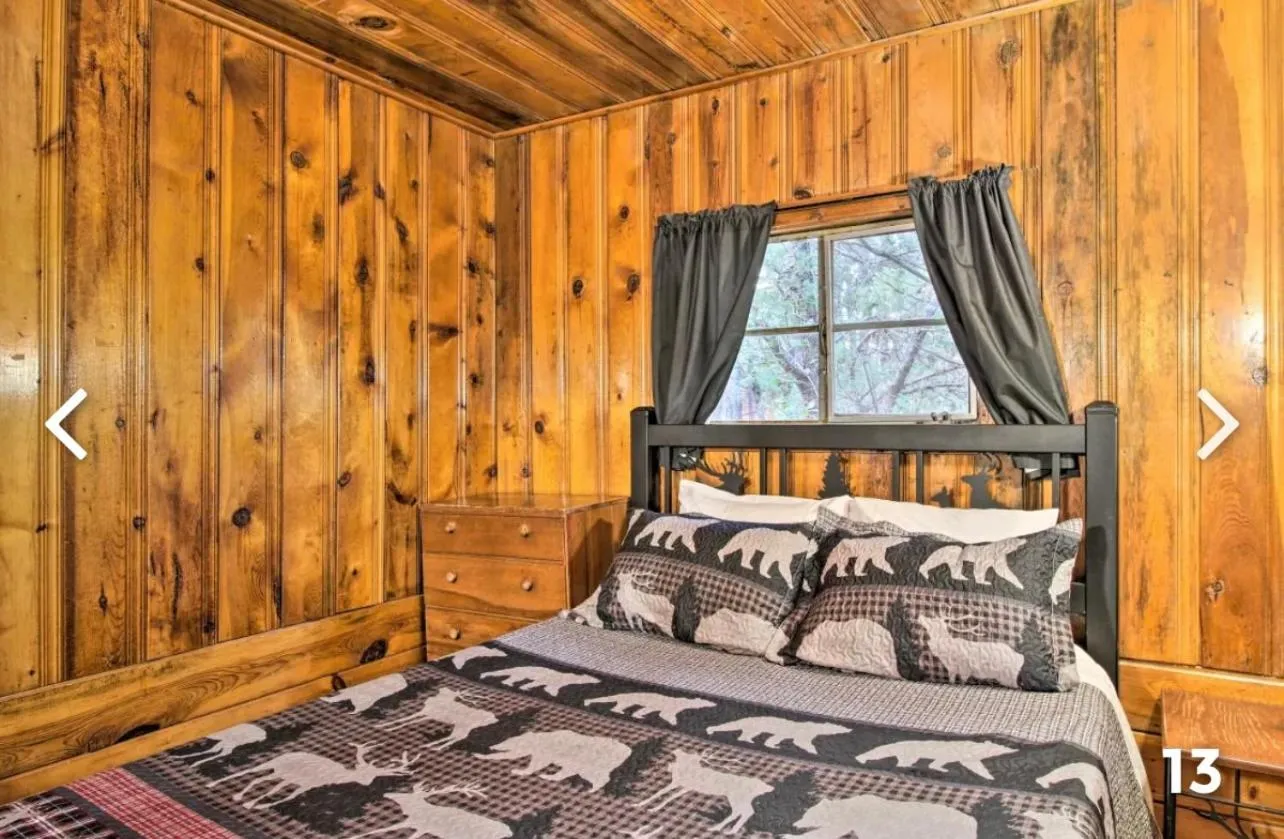 Bedroom, Bed in Hidden Rest Cabins and Resort