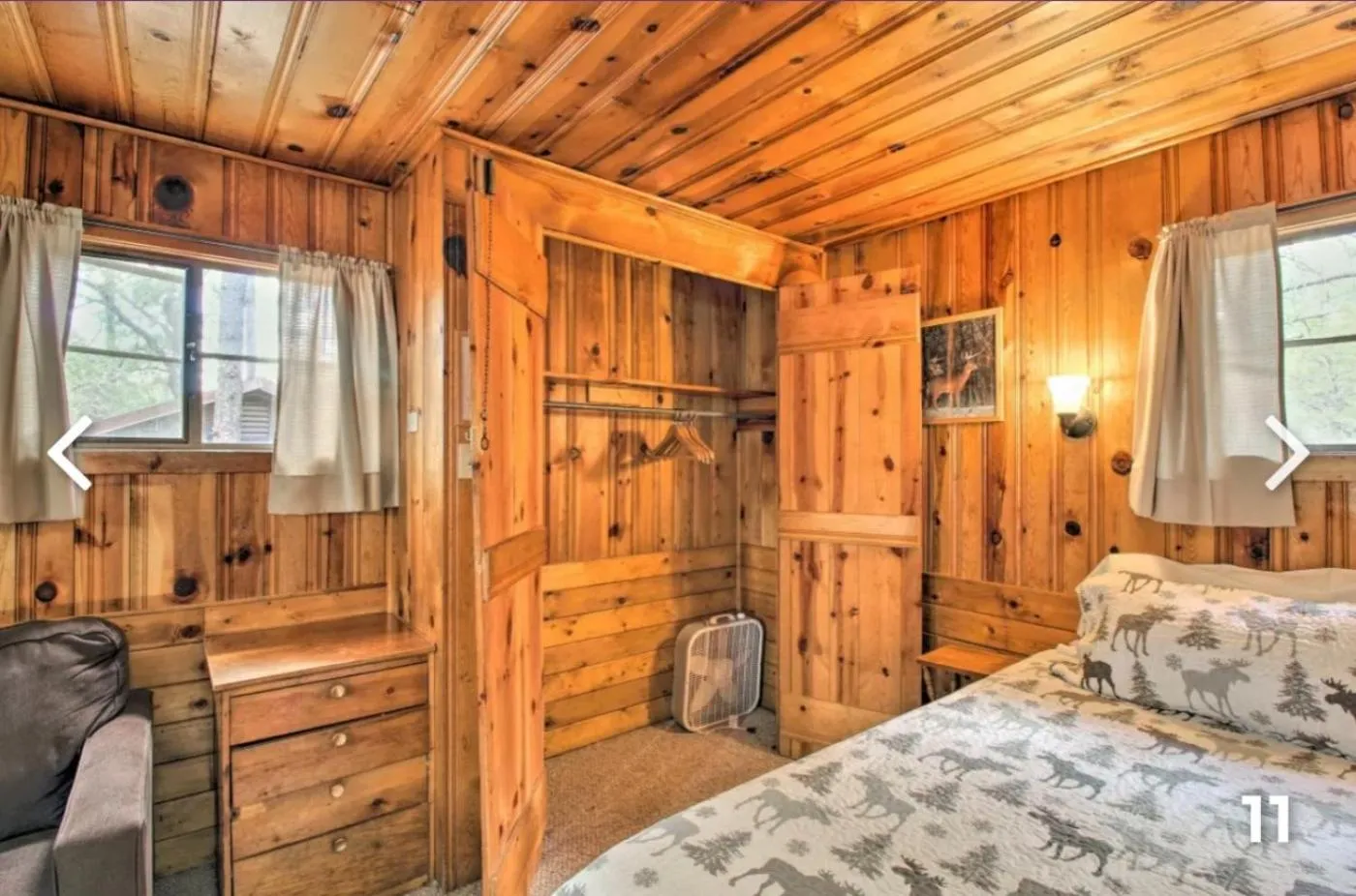 wardrobe, Bed in Hidden Rest Cabins and Resort