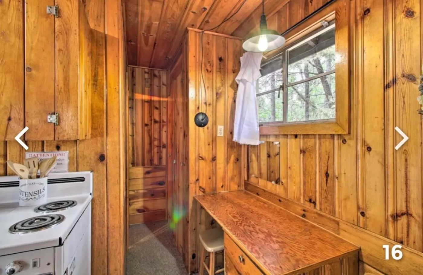Kitchen or kitchenette in Hidden Rest Cabins and Resort