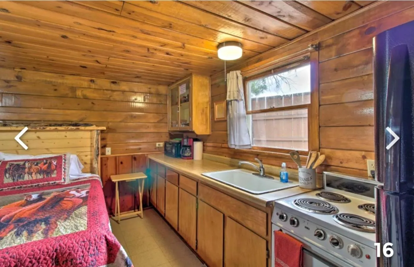 Kitchen or kitchenette in Hidden Rest Cabins and Resort