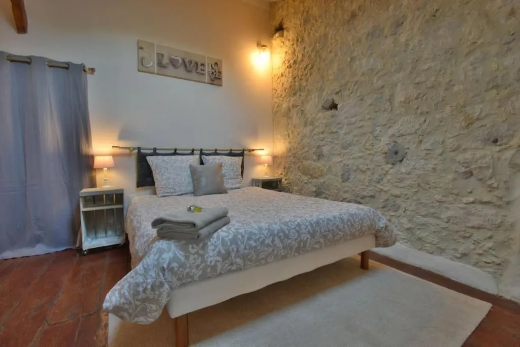 Bed in Chambre d'hôtes L'altitude - Domaine la Rose des vents