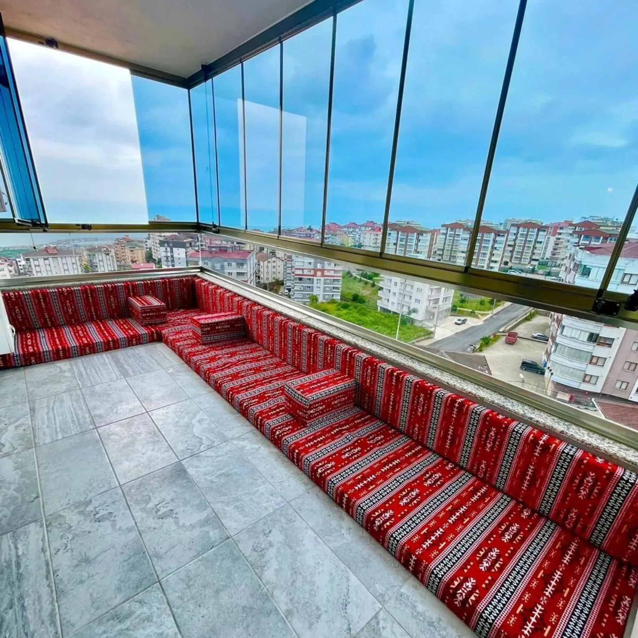 Balcony/Terrace in Shahin Golden Hotel الصقر الذهبي للشقق الفندقية