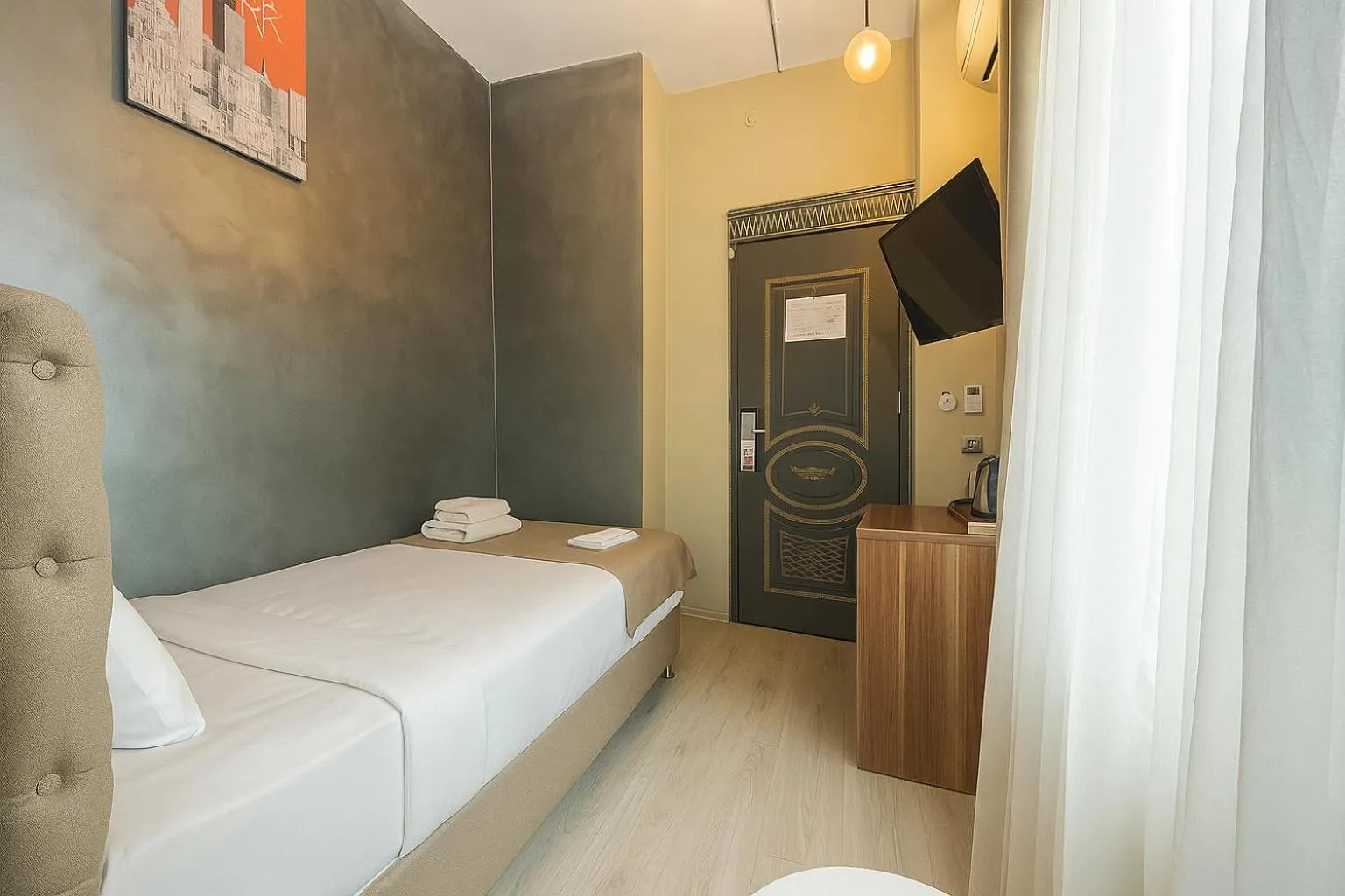 Bed in Monezza Avcılar