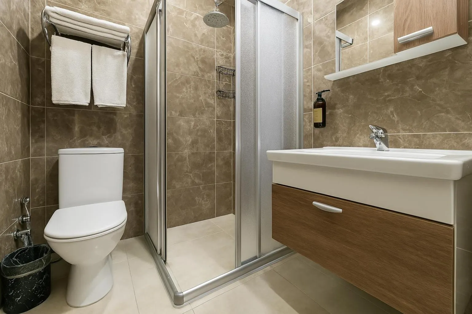 Shower in Monezza Avcılar