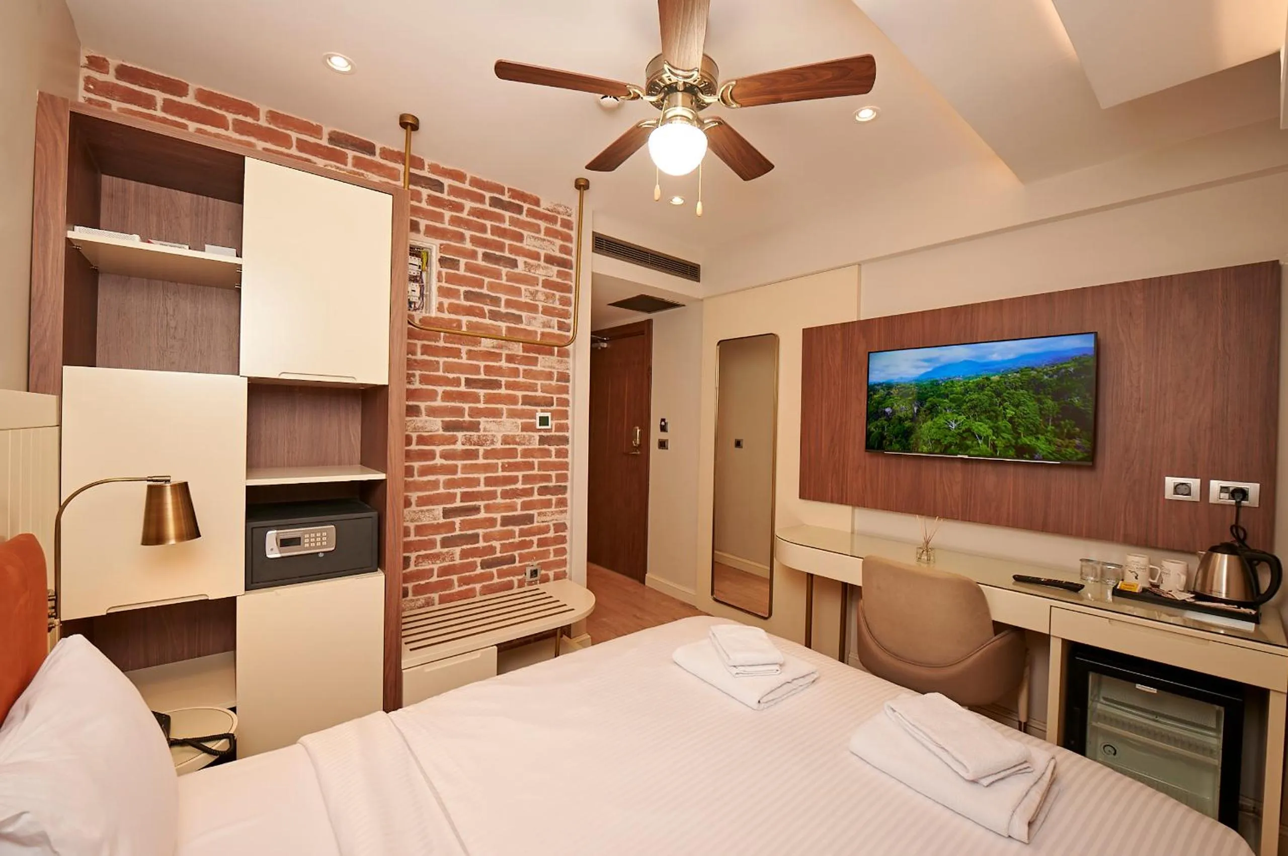 Bed in Saratoga Hotel Sultanahmet