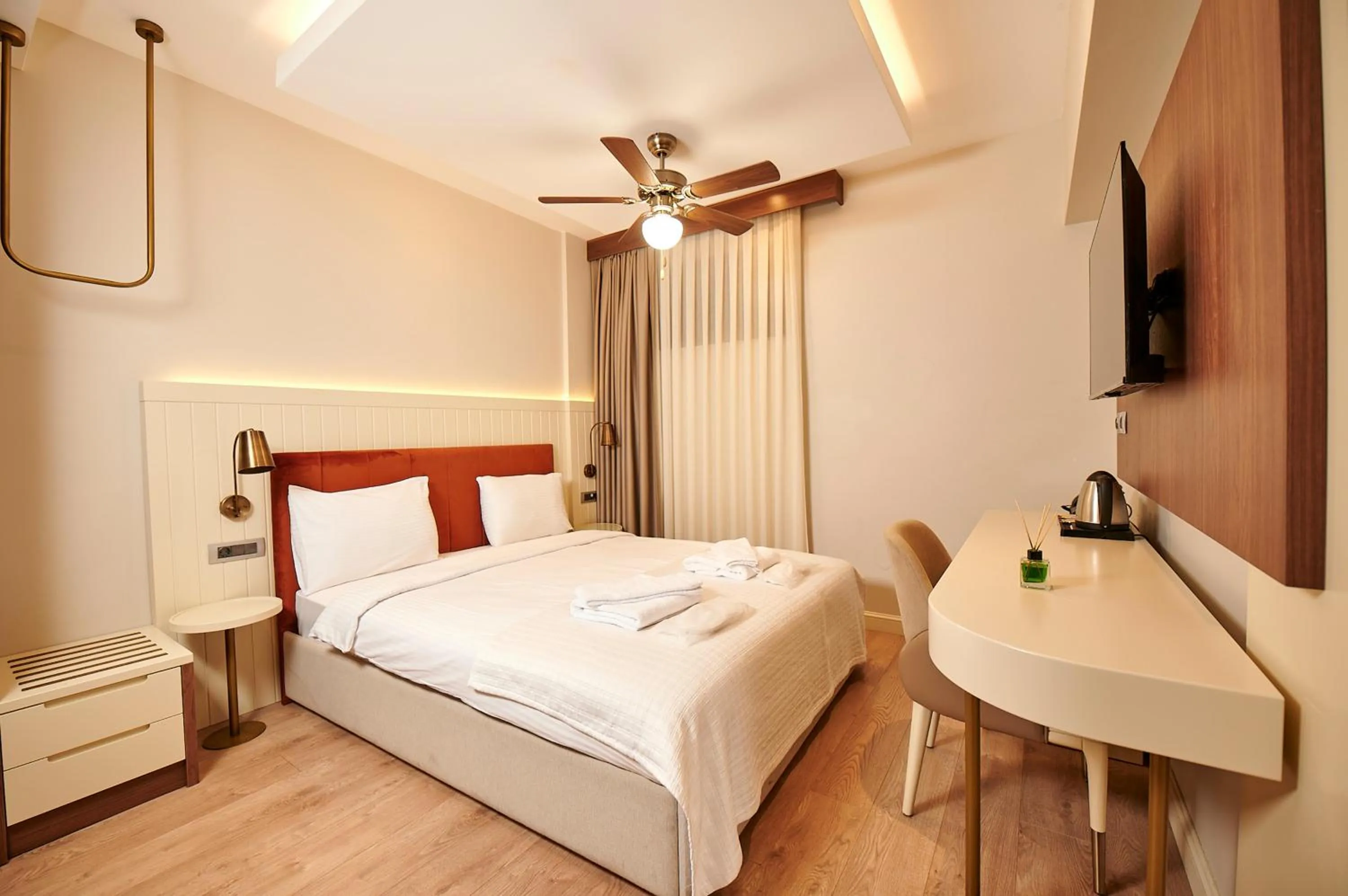 Bed in Saratoga Hotel Sultanahmet