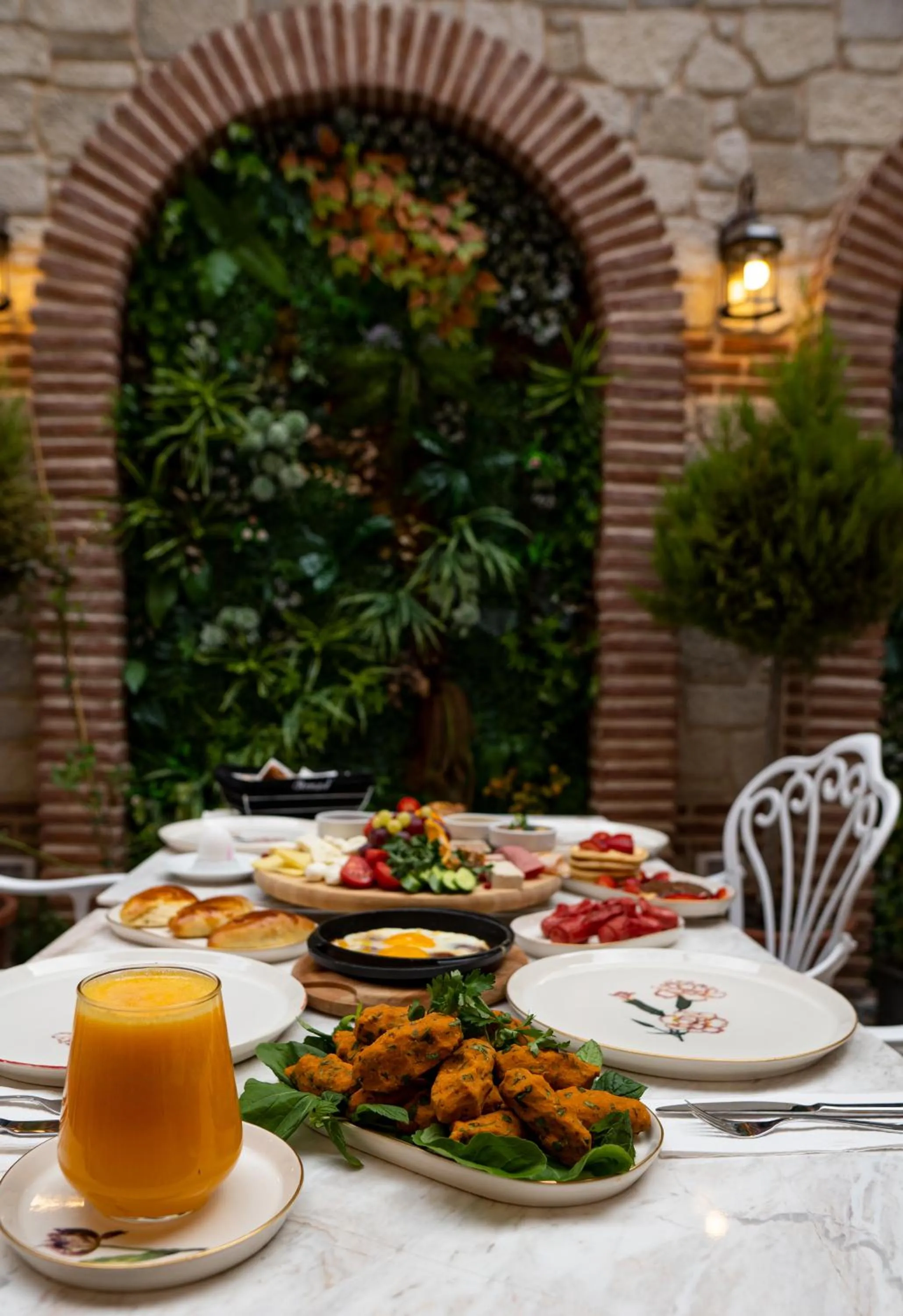 Food and drinks in Saratoga Hotel Sultanahmet