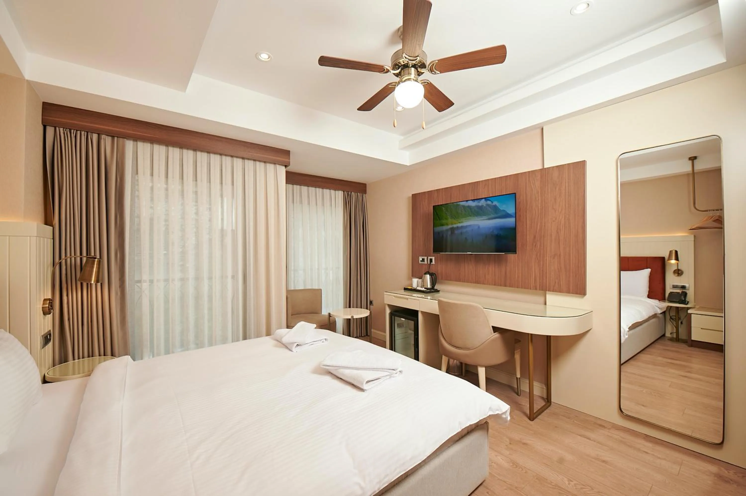 Bed in Saratoga Hotel Sultanahmet