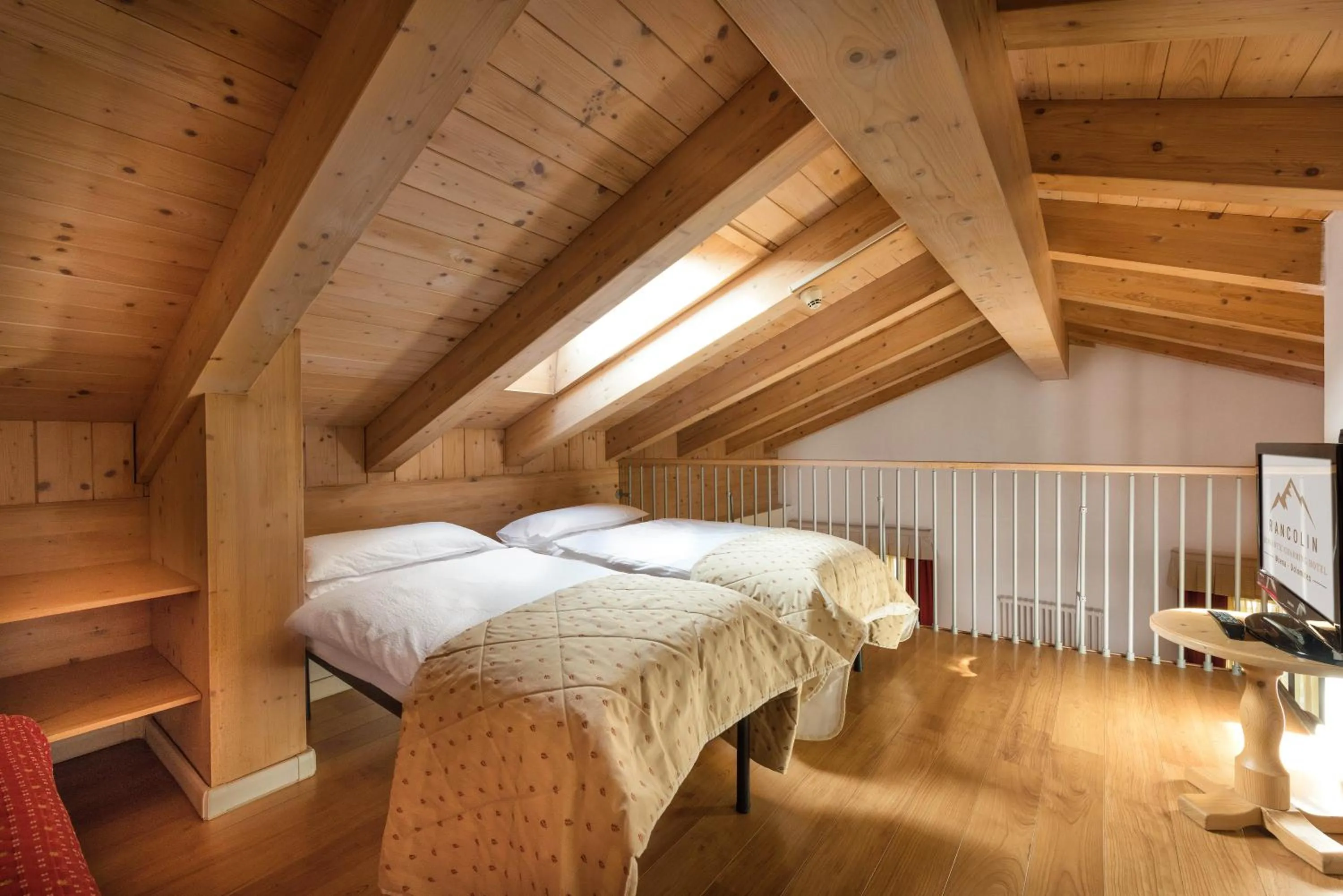 Bed in Romantic Charming Hotel Rancolin