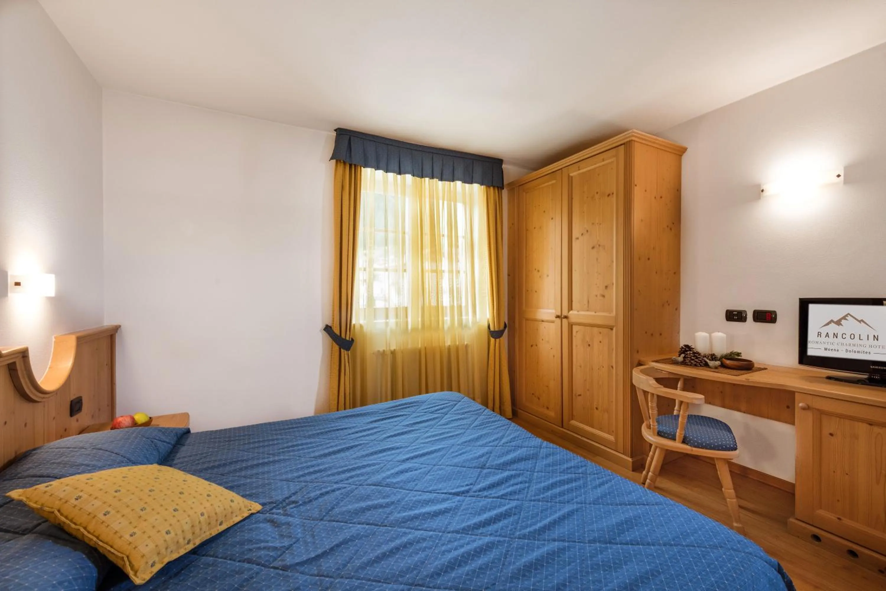 Bed in Romantic Charming Hotel Rancolin