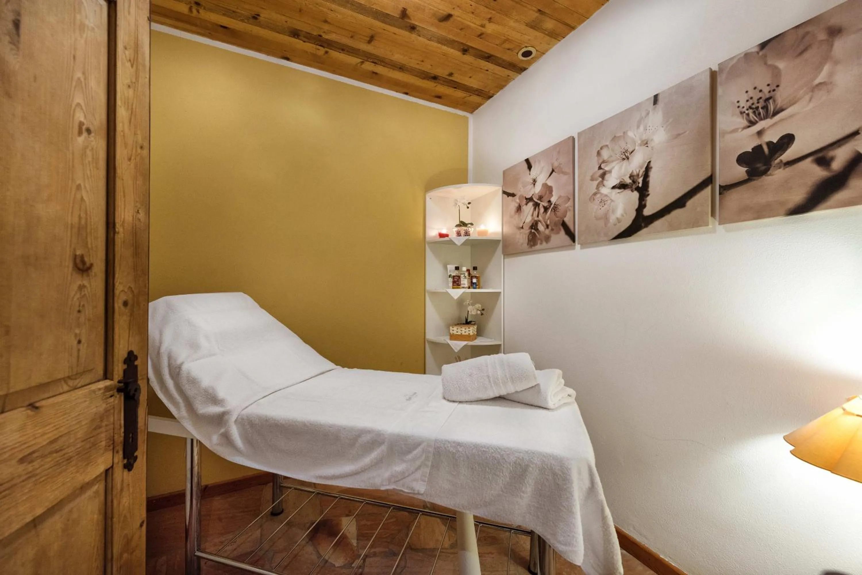 Massage in Romantic Charming Hotel Rancolin