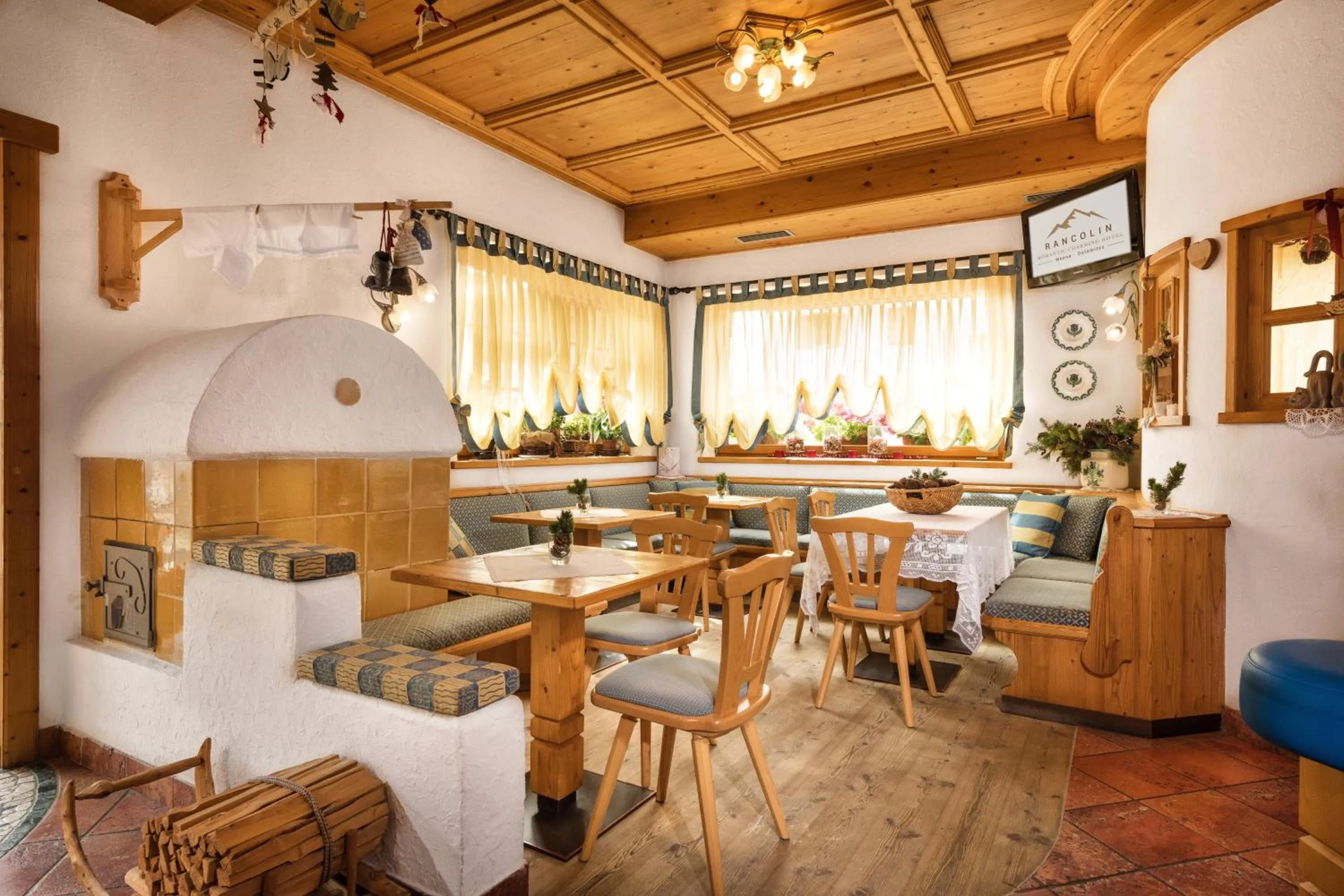 Lounge or bar in Romantic Charming Hotel Rancolin