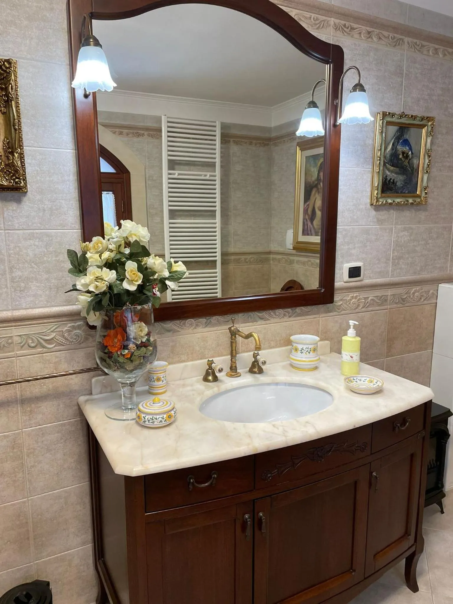 Bathroom in Regina Suite