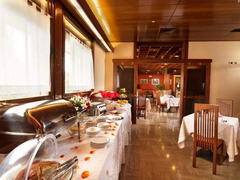 Restaurant/places to eat in Hotel Al Pino Verde